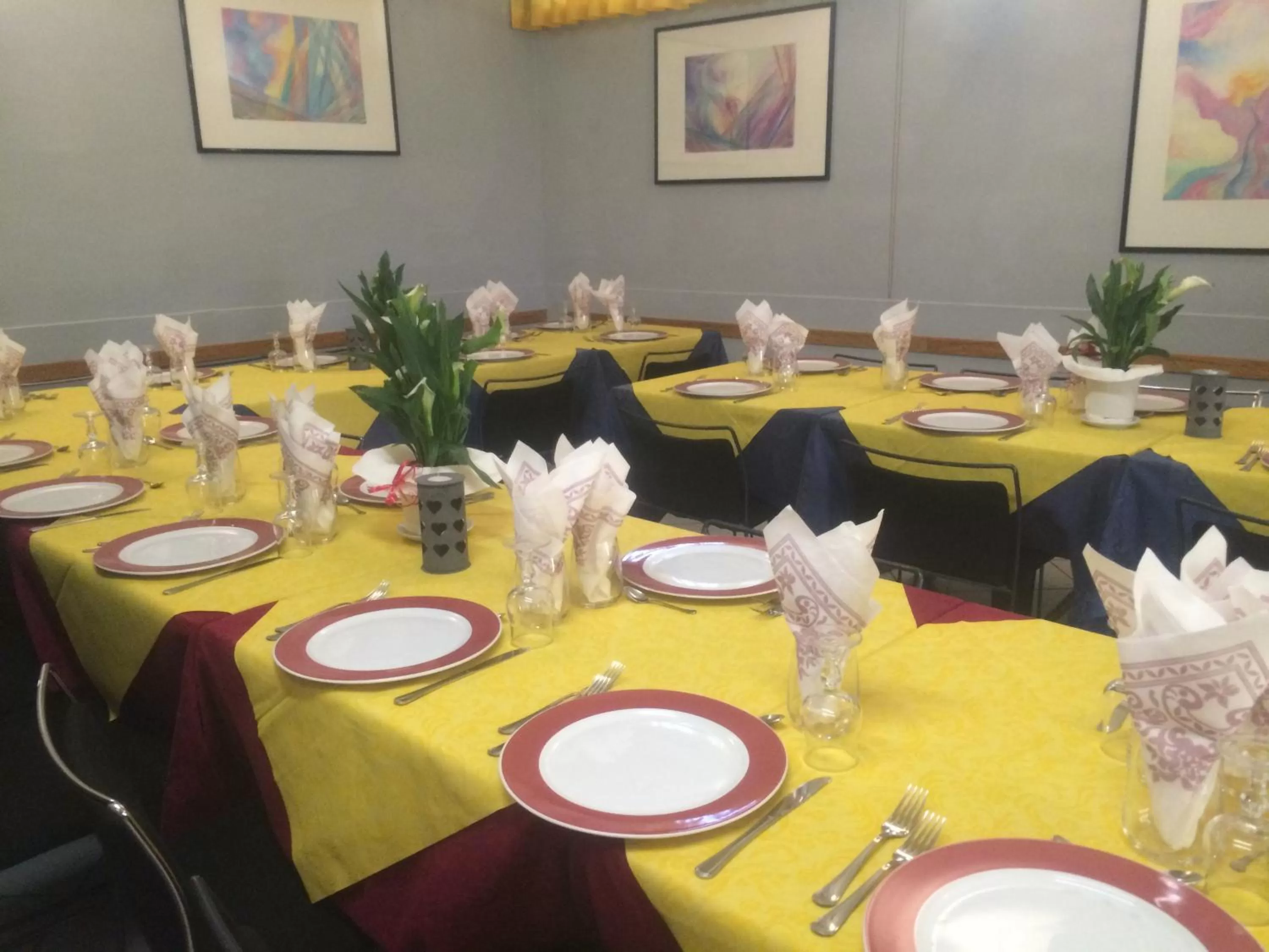 Restaurant/places to eat in Hotel Letizia