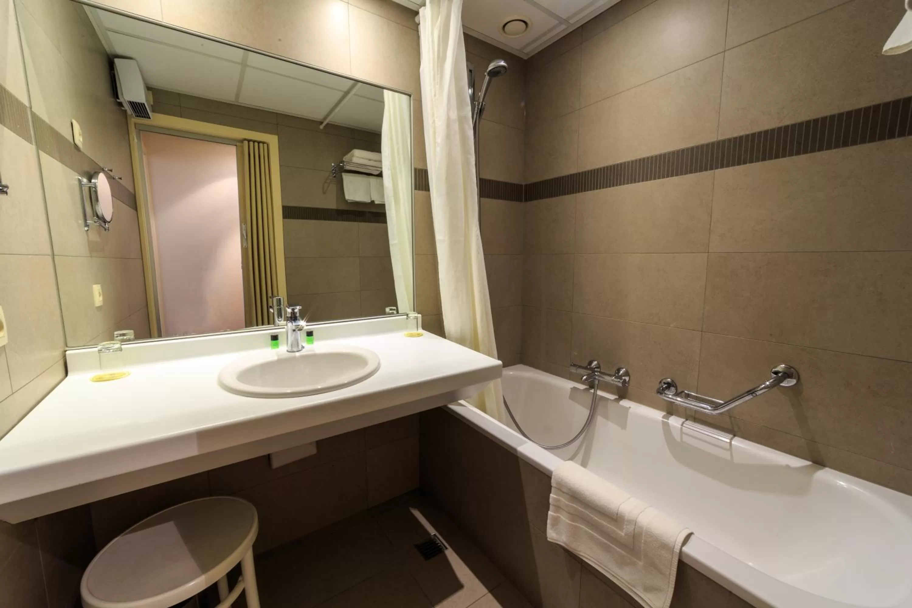 Bathroom in Hotel Pacific