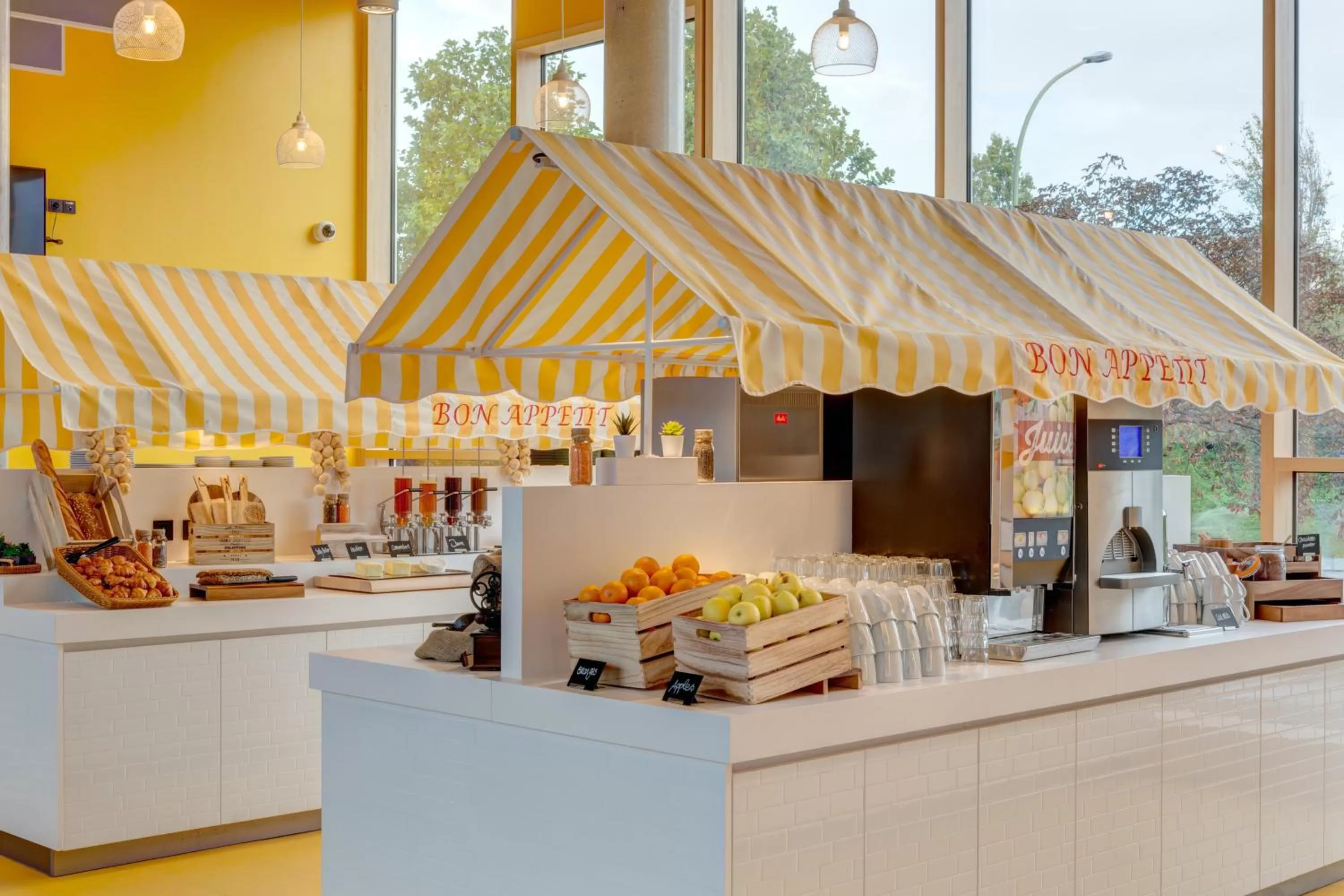 Food and drinks, Restaurant/Places to Eat in MEININGER Hotel Paris Porte de Vincennes