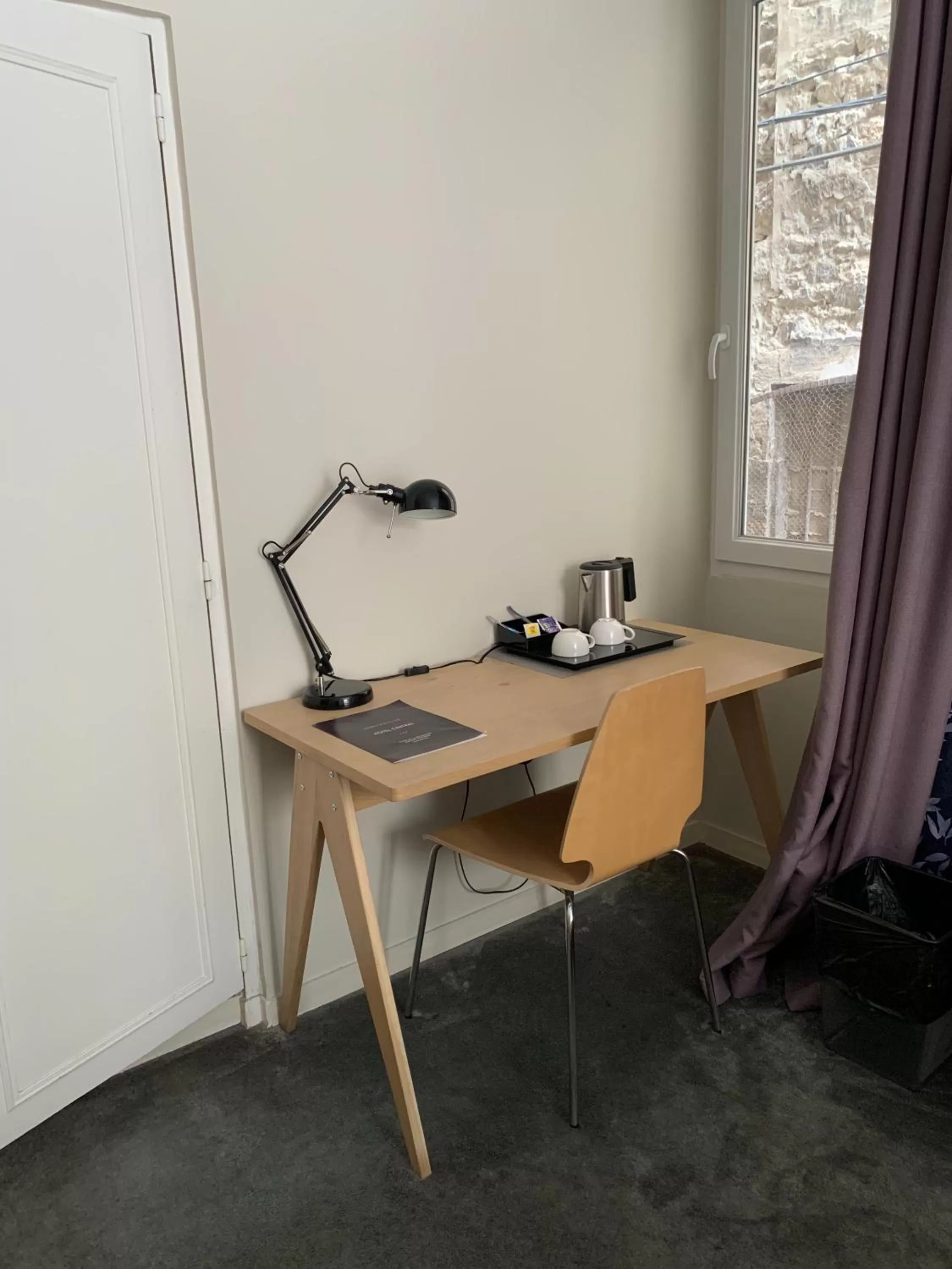 Coffee/tea facilities in Hôtel Central