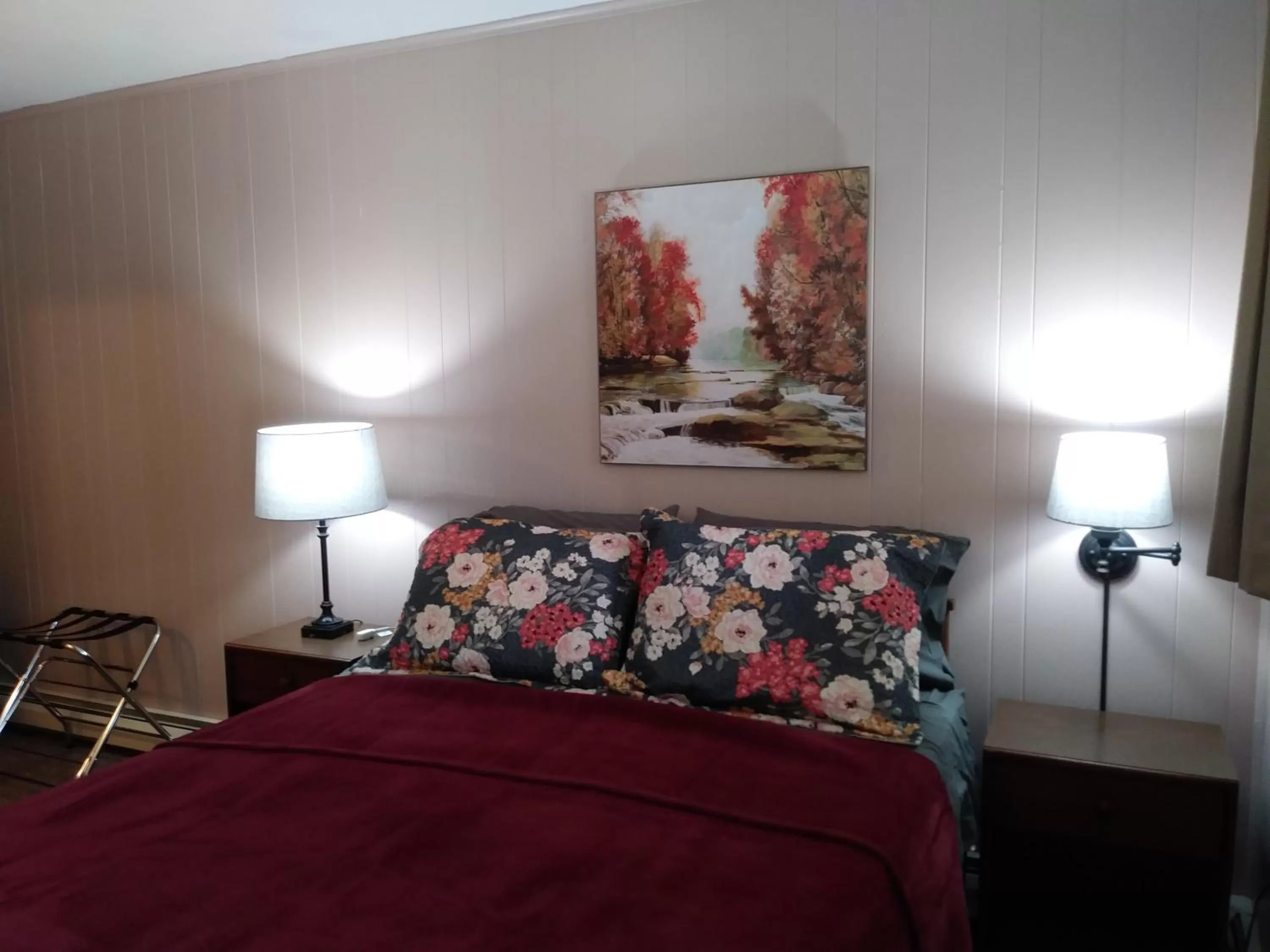 Bed in Rest Stop 6 Inn