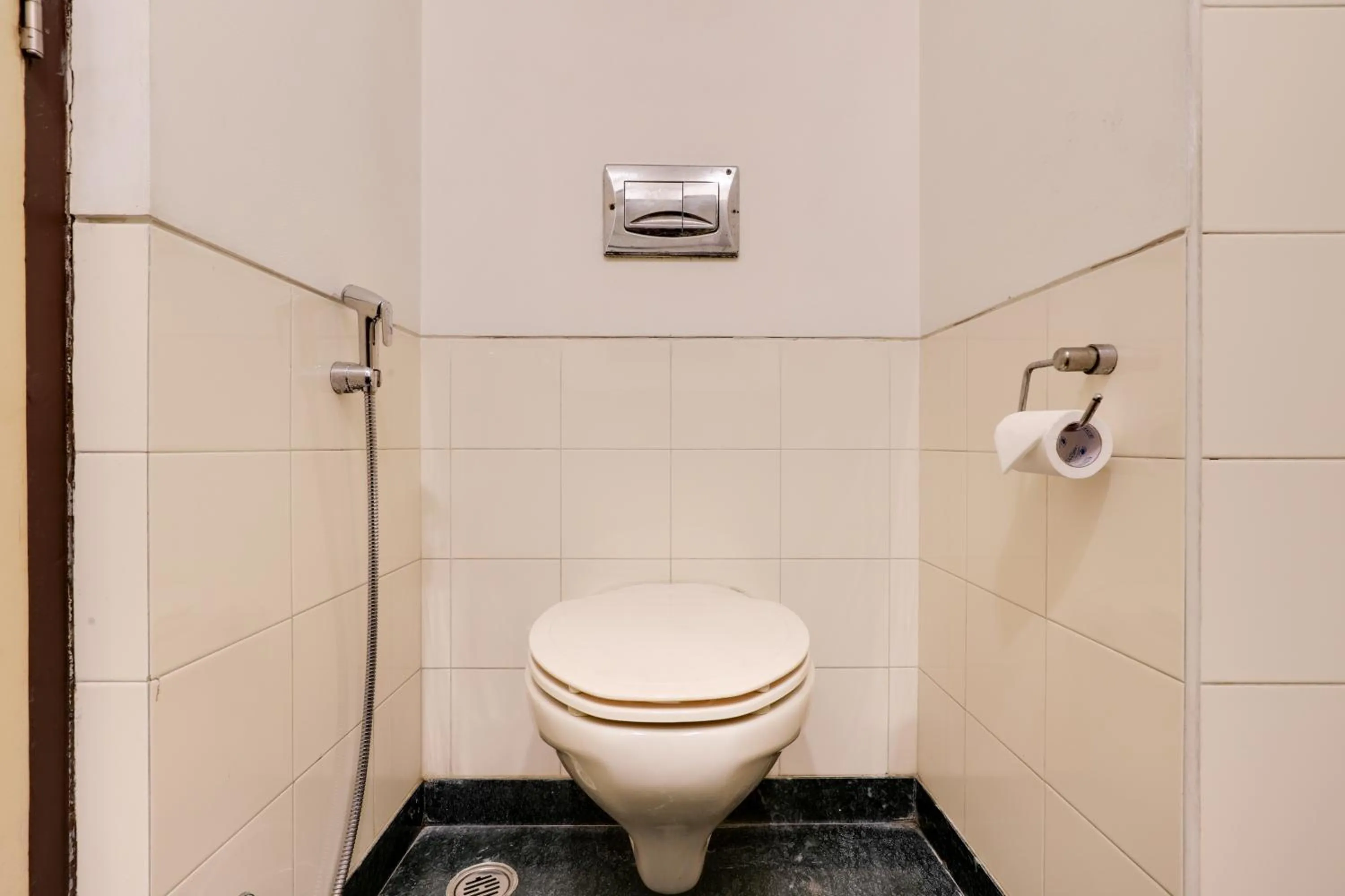 Bathroom in Red Fox by Lemon Tree Hotels, East Delhi