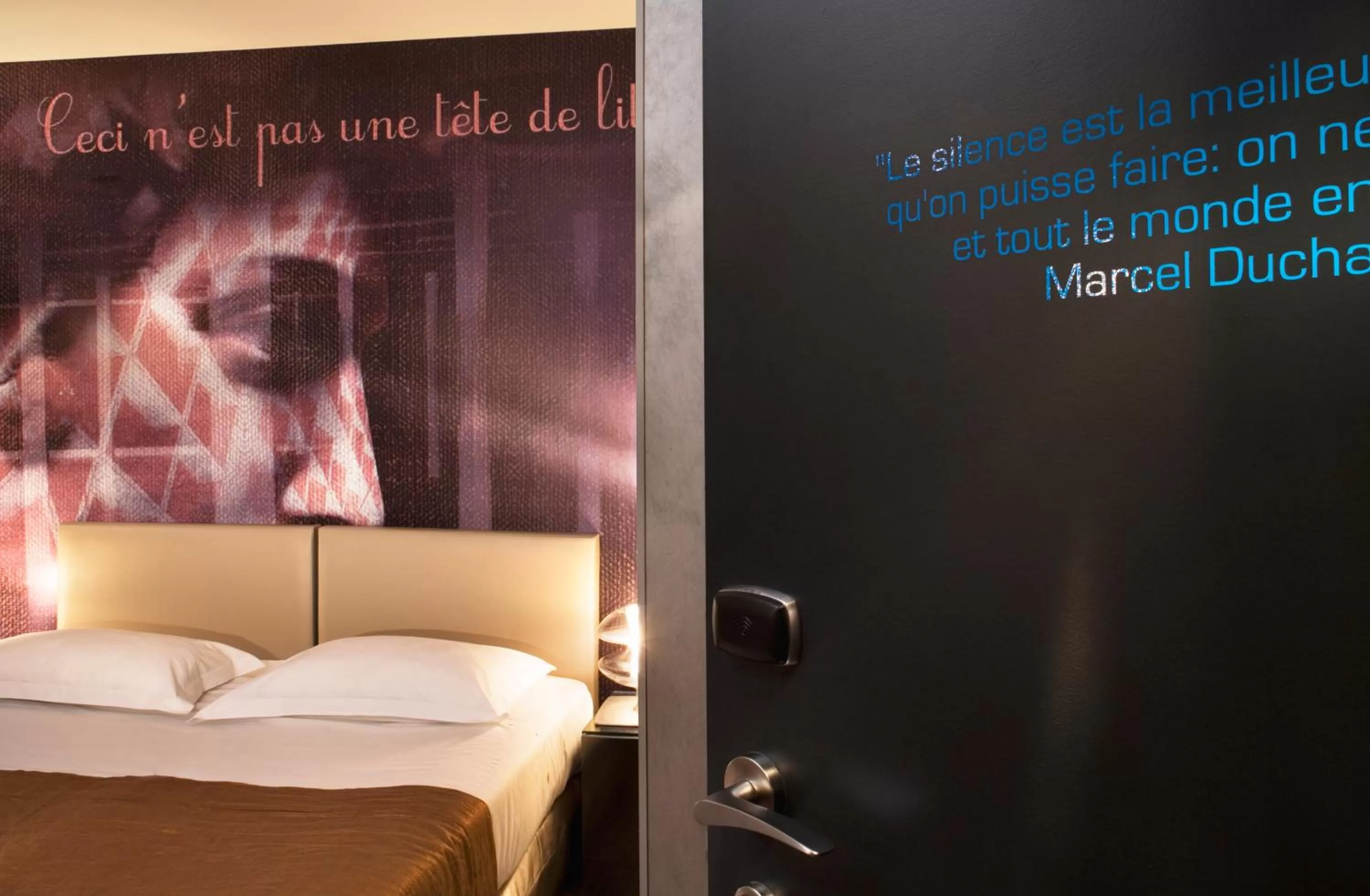 Photo of the whole room, Bed in Hôtel A La Villa des Artistes