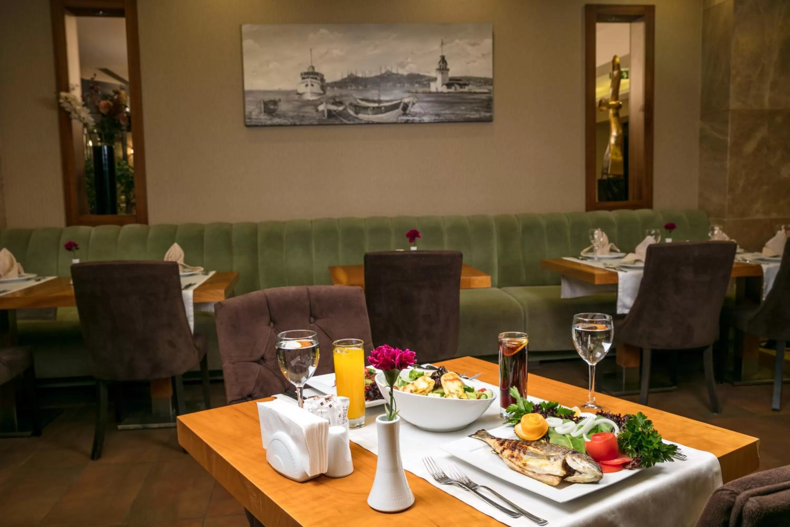 Restaurant/places to eat in Volley Hotel Istanbul