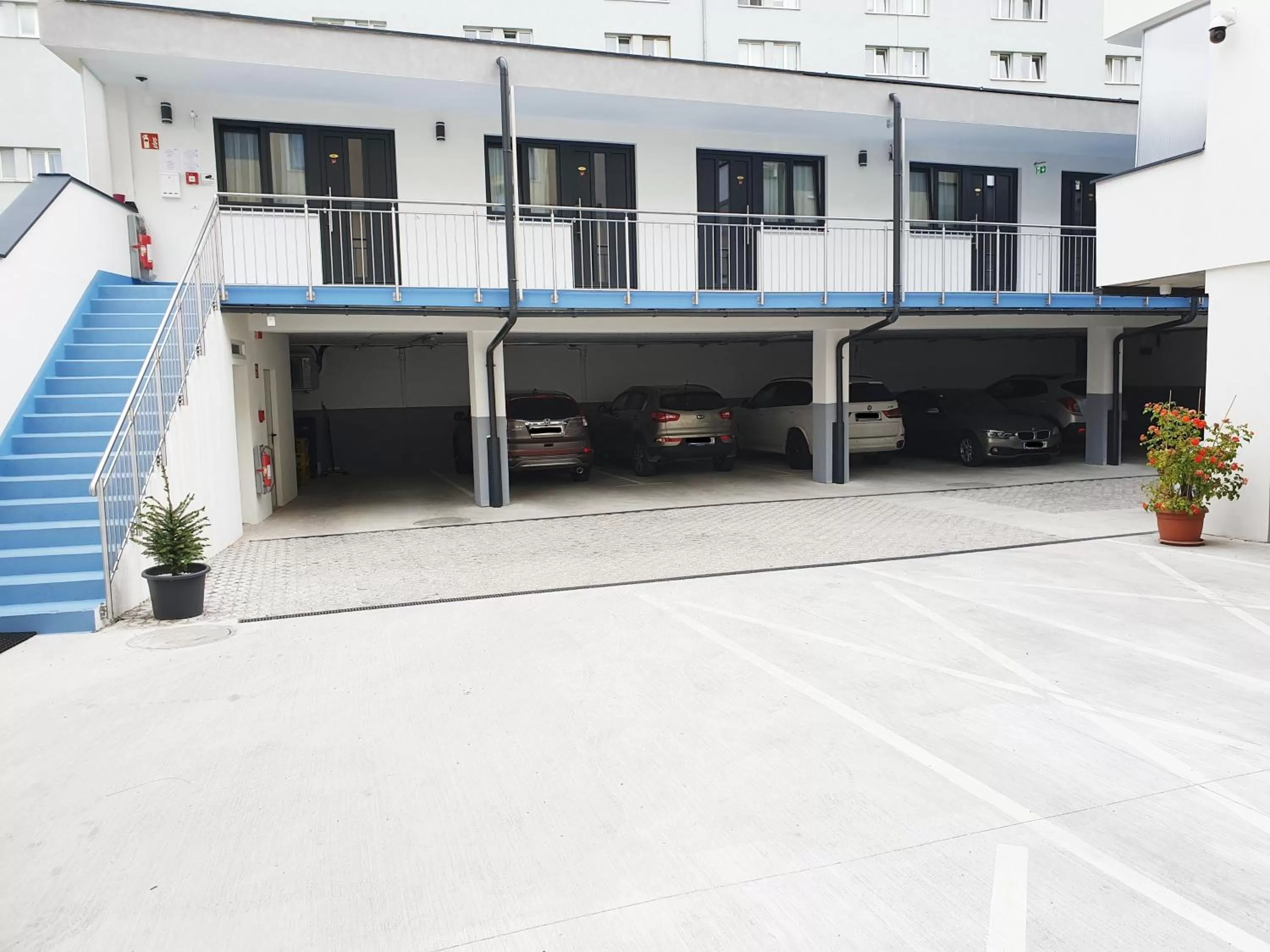 Property building in Hotel König