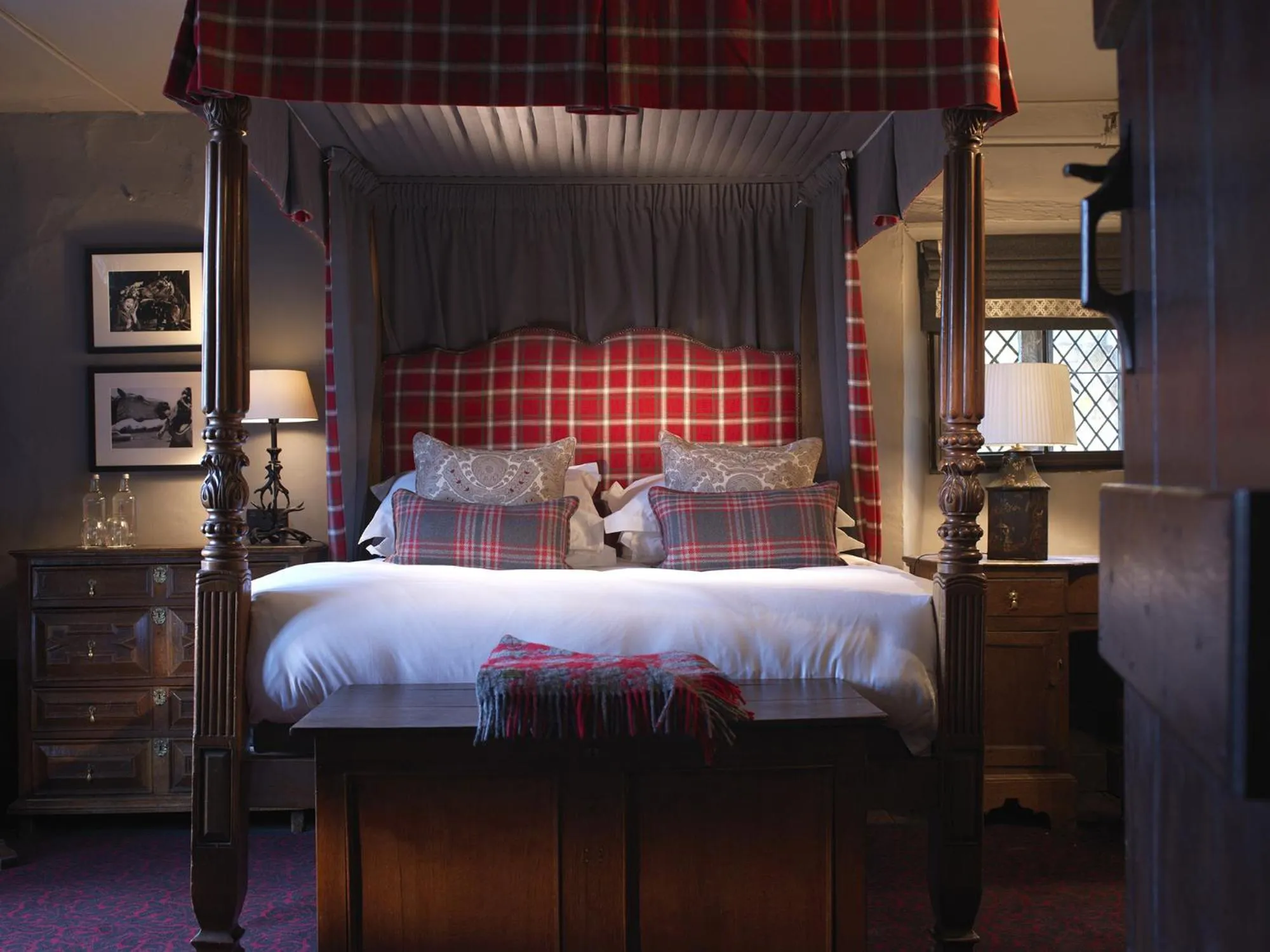 Bedroom, Bed in The Lygon Arms - an Iconic Luxury Hotel