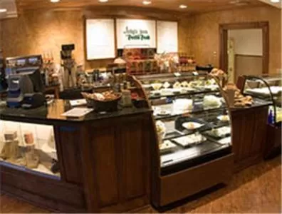 On-site shops in Peek'n Peak Resort Trademark Collection by Wyndham