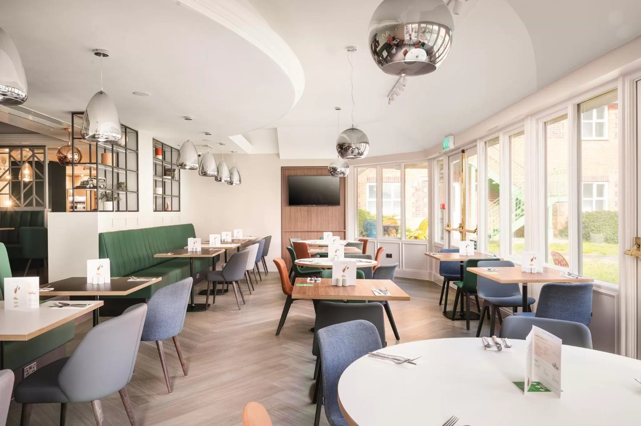 Restaurant/places to eat in Holiday Inn Reading West by IHG