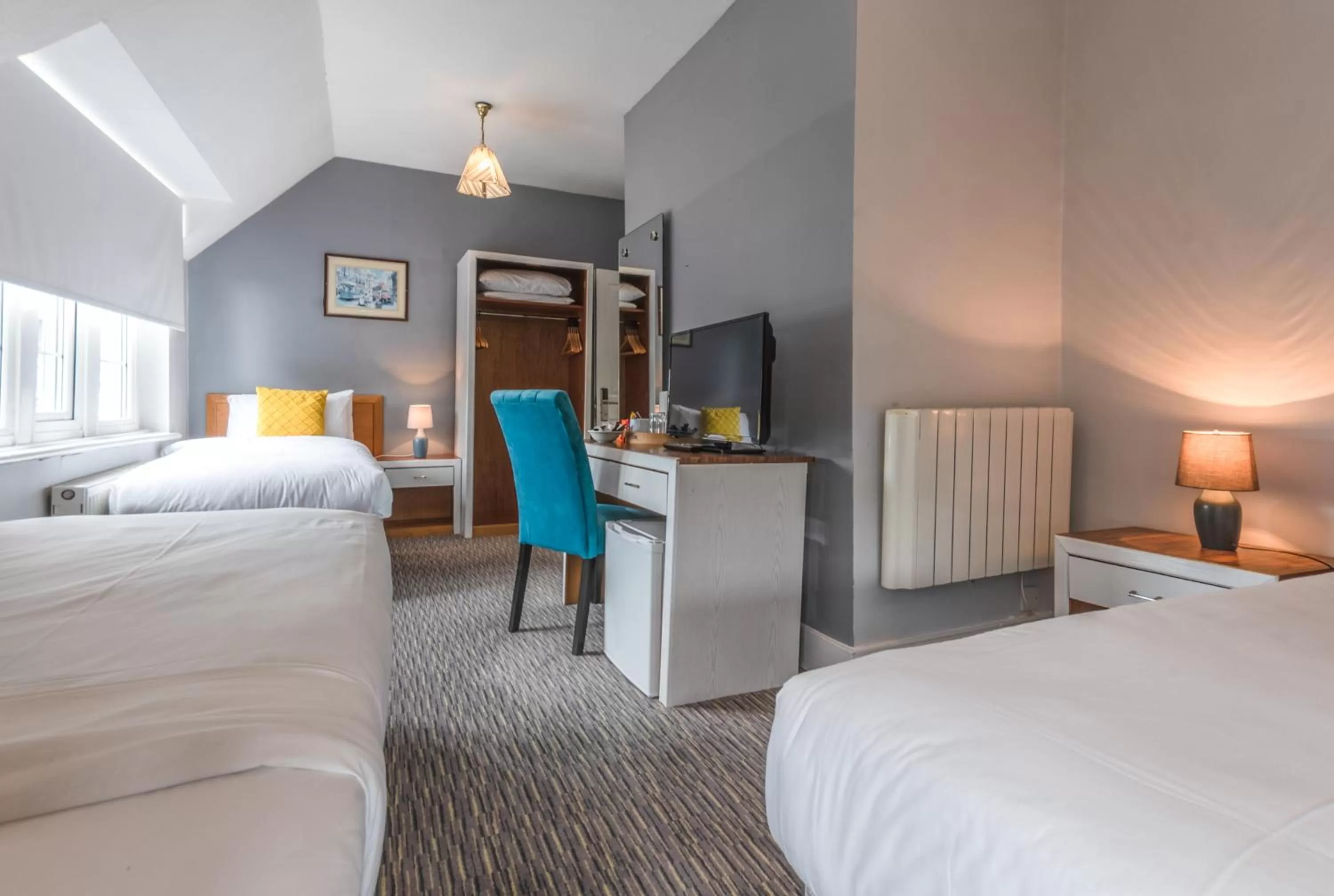 Photo of the whole room, Bed in Plough Hotel