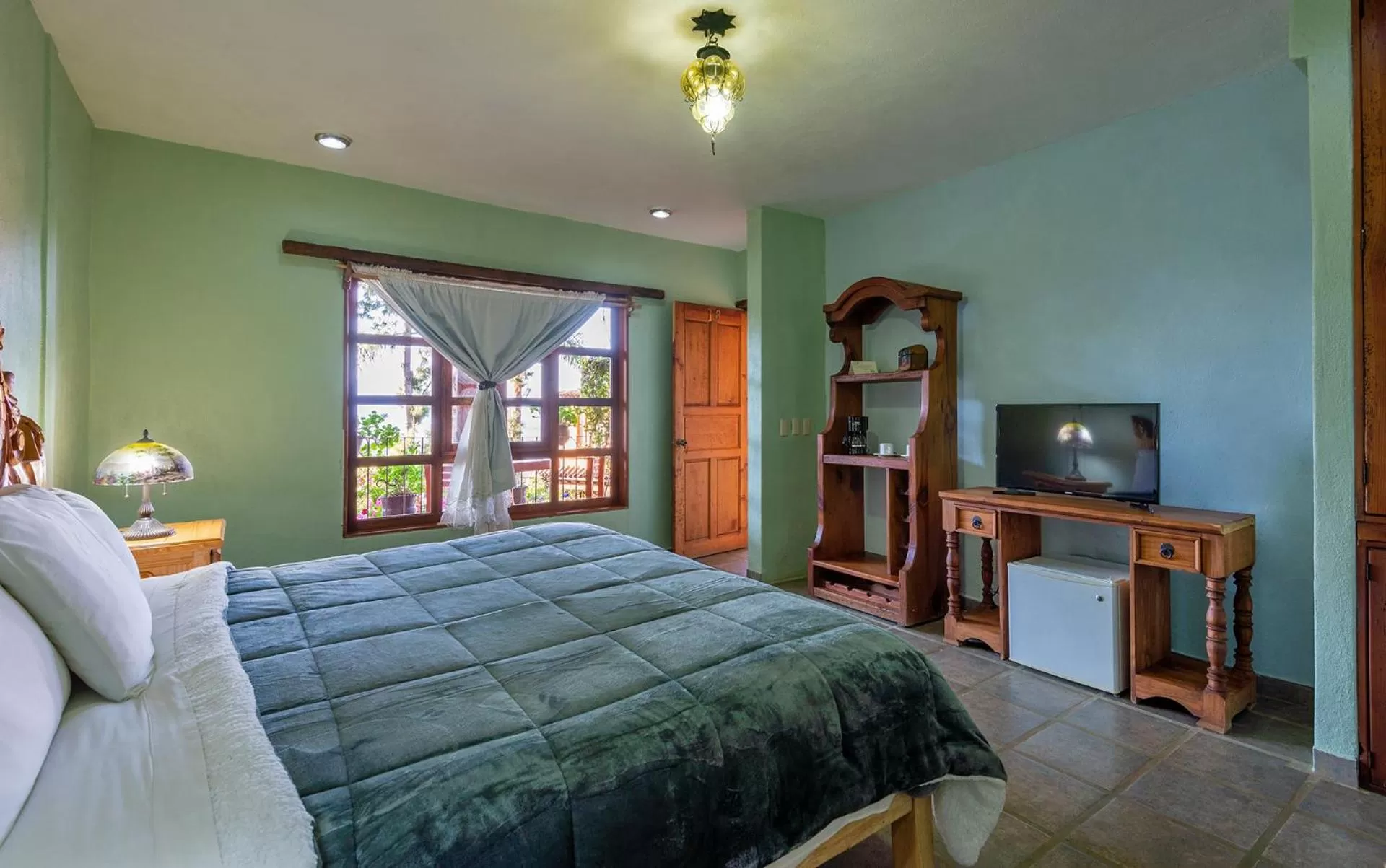 TV and multimedia, Bed in Eco Hotel Ixhi