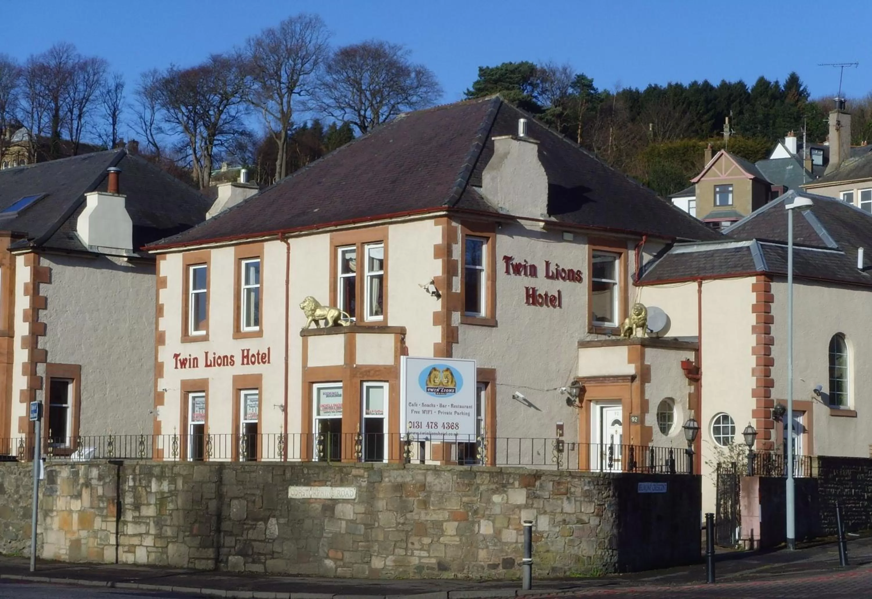 Facade/entrance in Twin Lions Hotel
