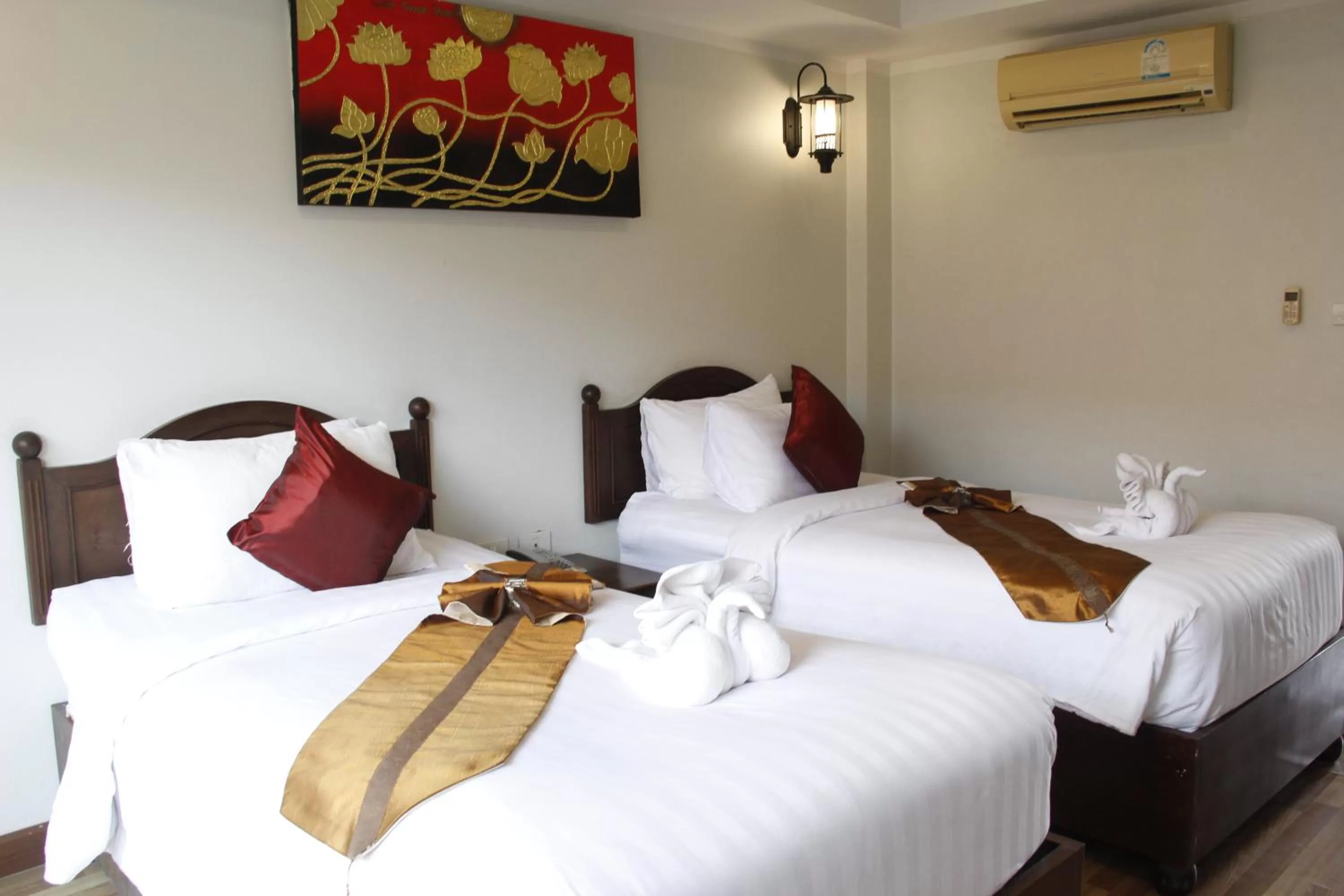 Bed in Luckswan Resort Chiang Rai - SHA Extra Plus