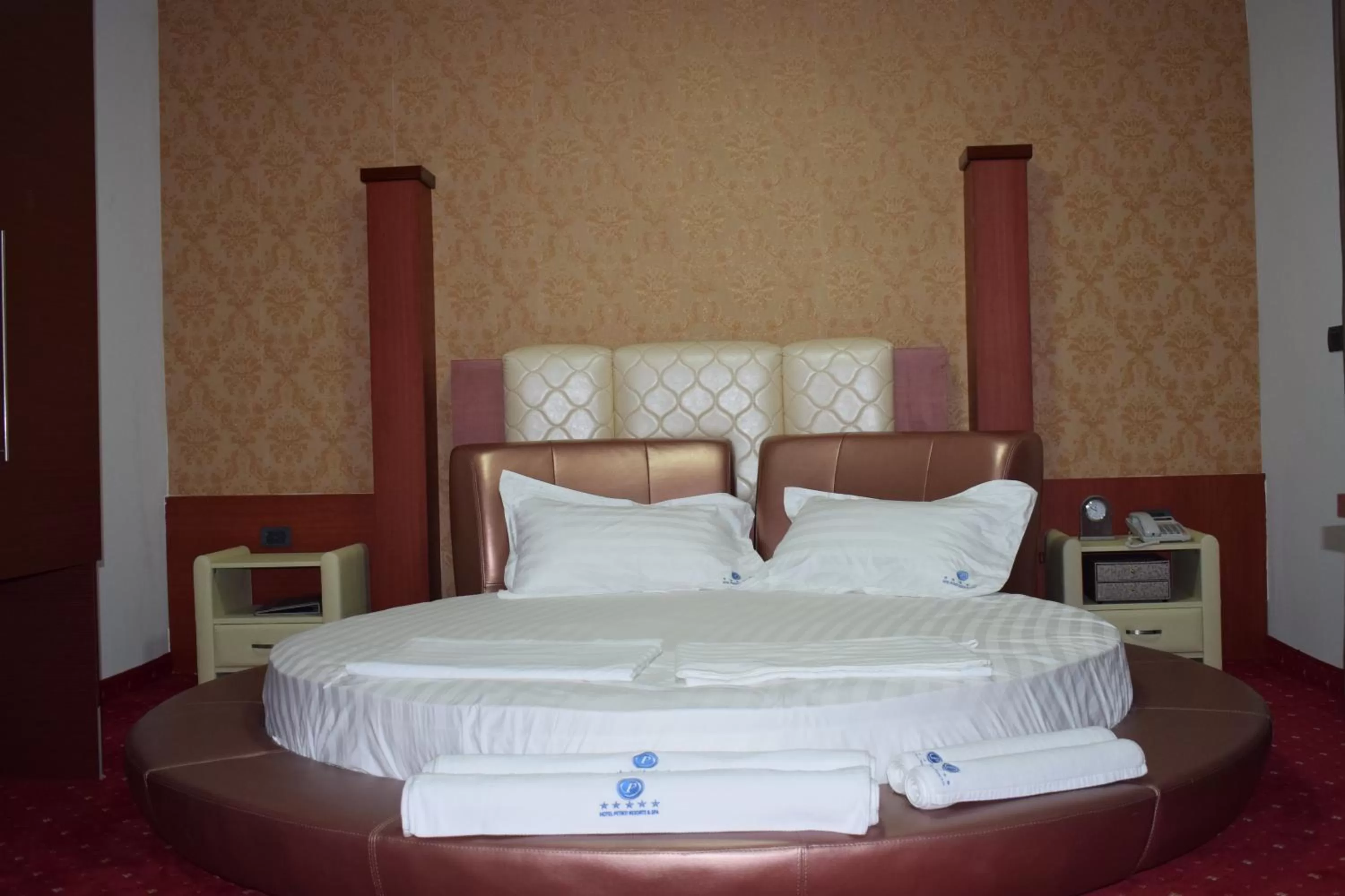 Bed in Petriti & Spa