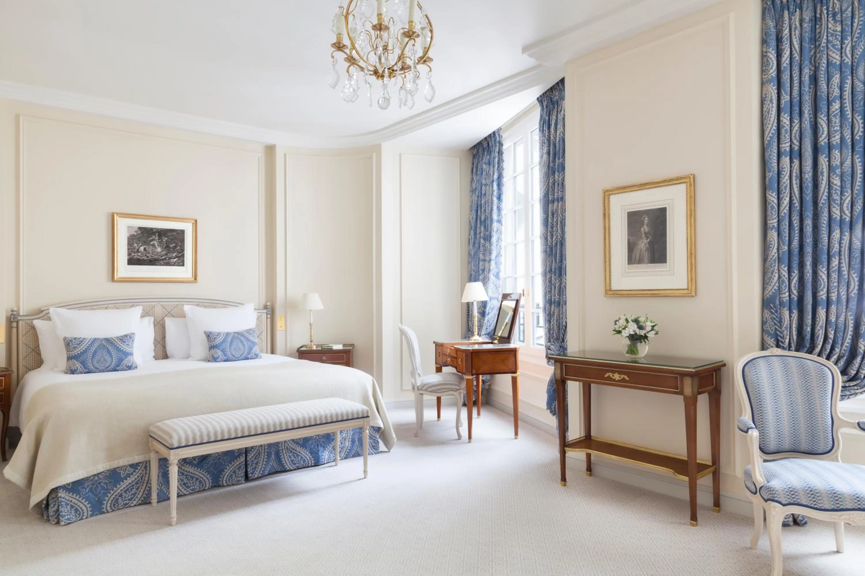 Bedroom, Bed in Le Bristol Paris, Oetker Hotels