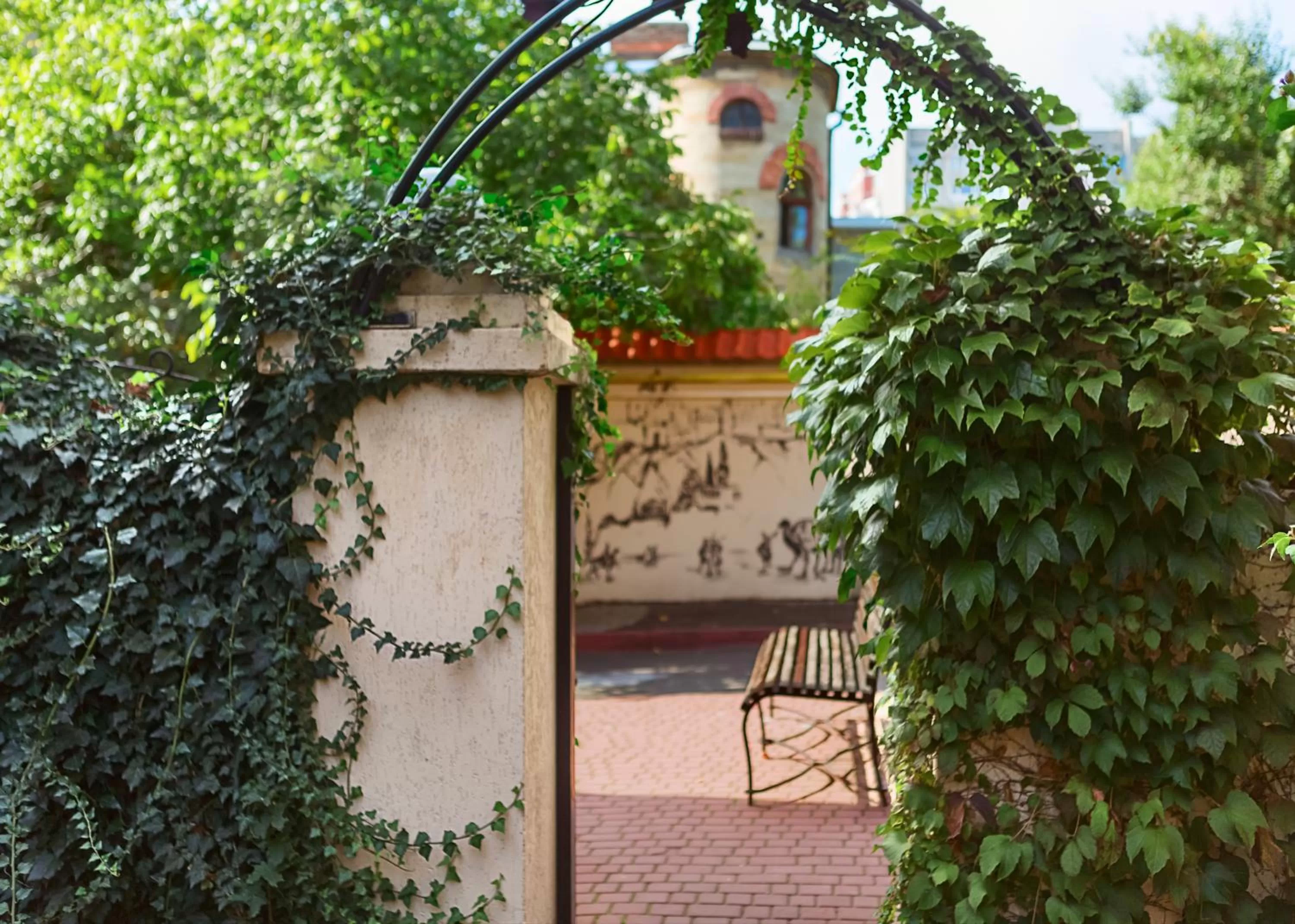 Restaurant/places to eat, Swimming Pool in Lermontovskiy Hotel