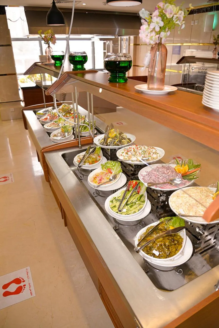 Restaurant/places to eat in Crown Town Hotel