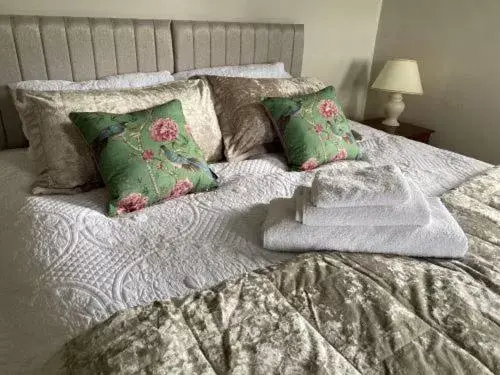 Superior Double or Twin Room with Garden View in Glen Lyon Lodge Bed and Breakfast Superior Double or Twin Room with Garden View in Glen Lyon Lodge Bed and Breakfast