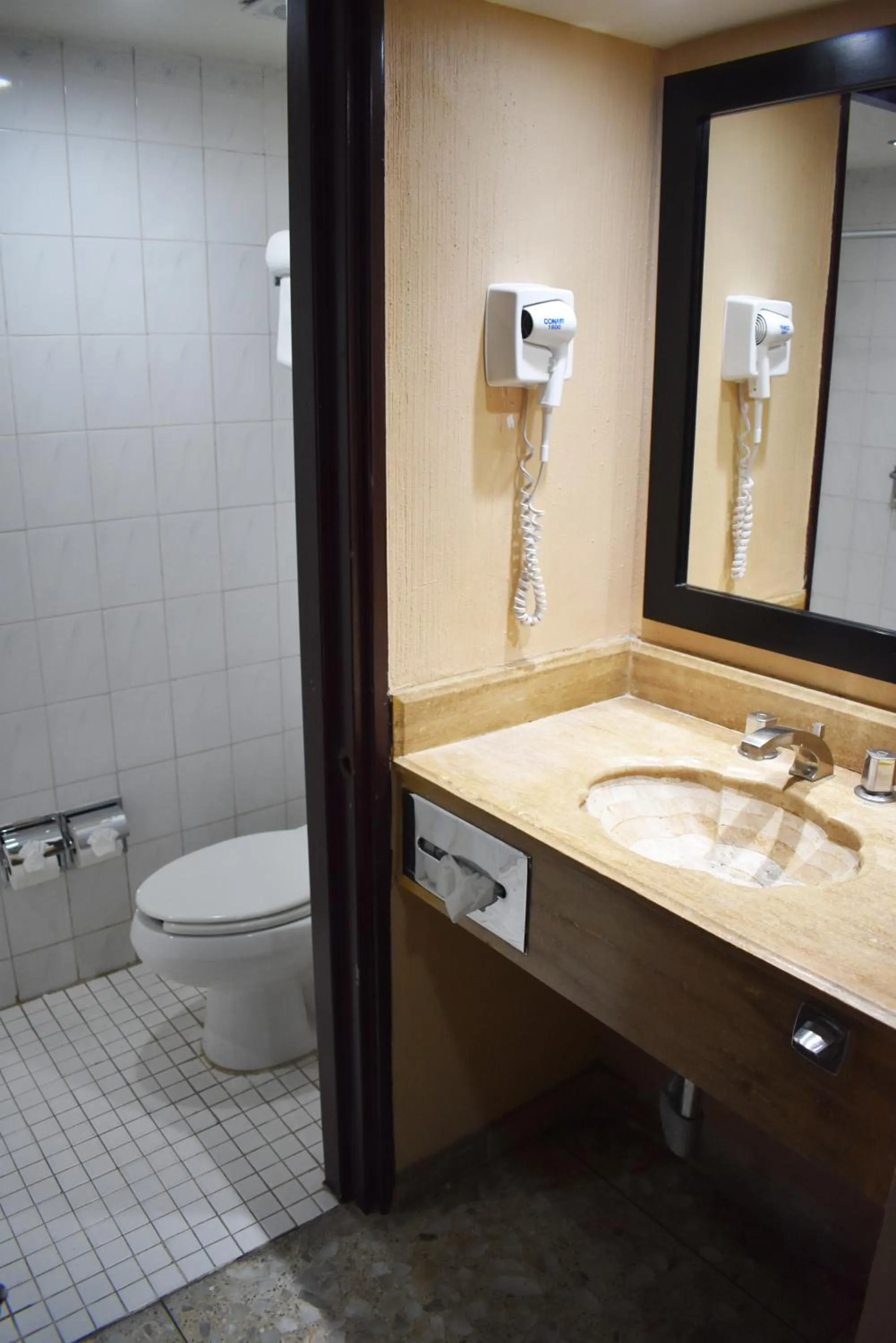 Bathroom in Hotel San Luis Lindavista