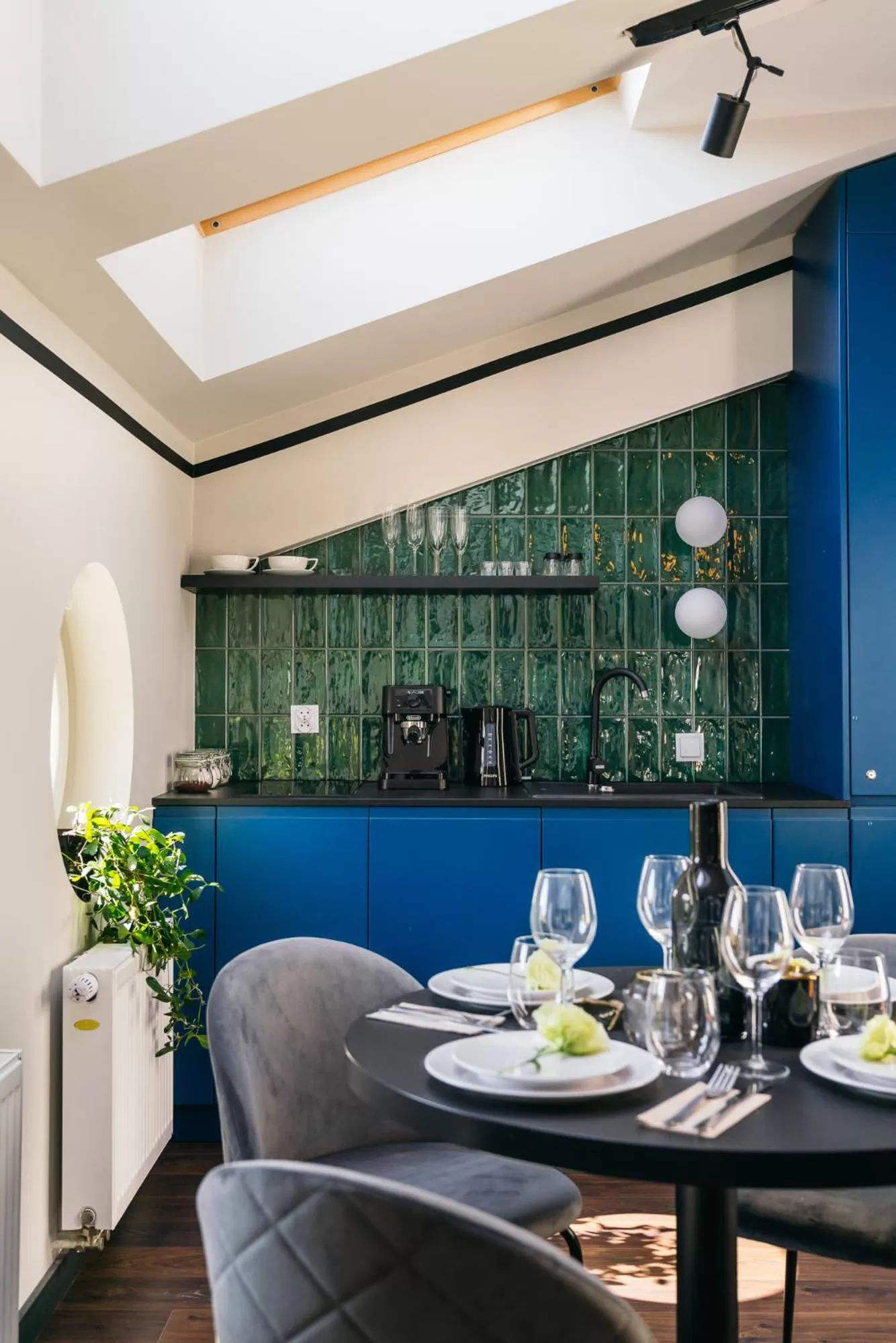 Coffee/tea facilities, Restaurant/Places to Eat in Estery12 by Loft Affair