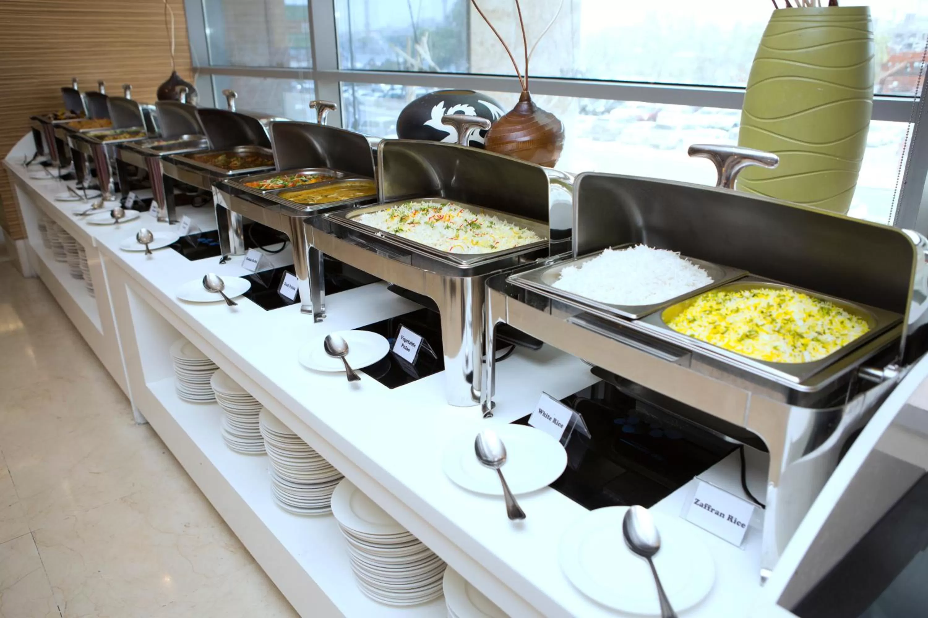 Buffet breakfast in Best Western Plus Pearl Creek