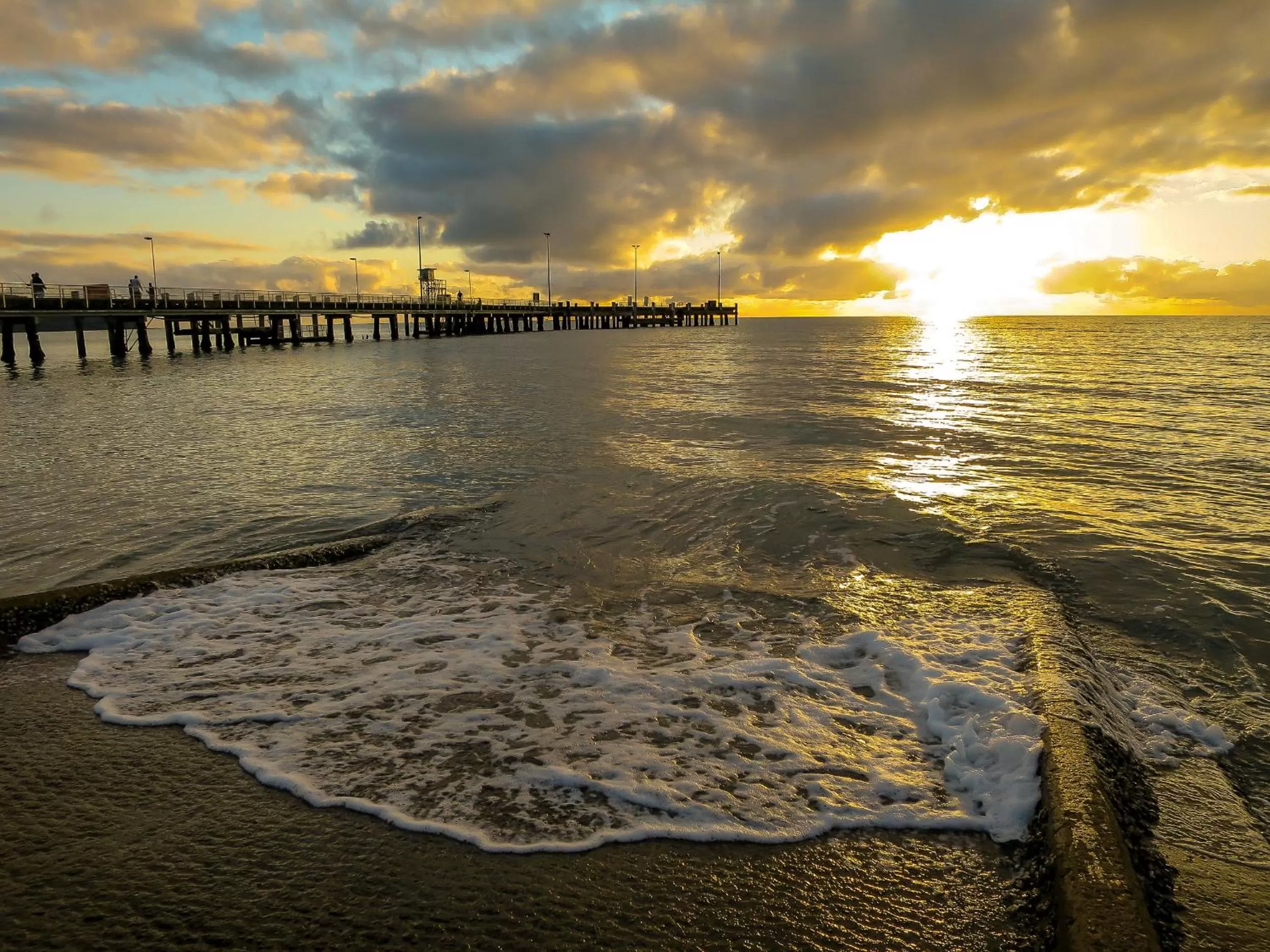 Sunset in Marlin Waters Beachfront Apartments