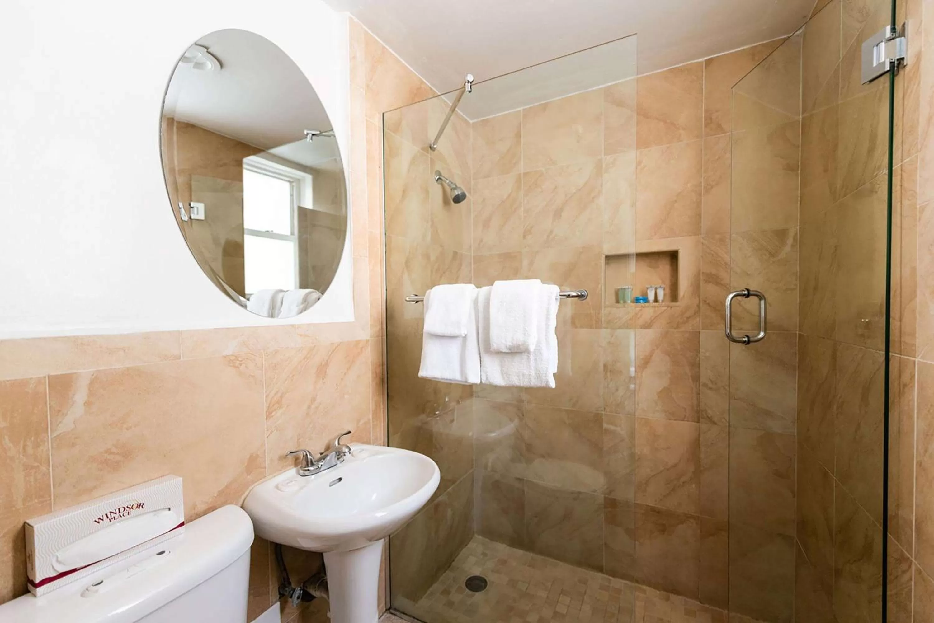 Bathroom in Majestic Hotel South Beach