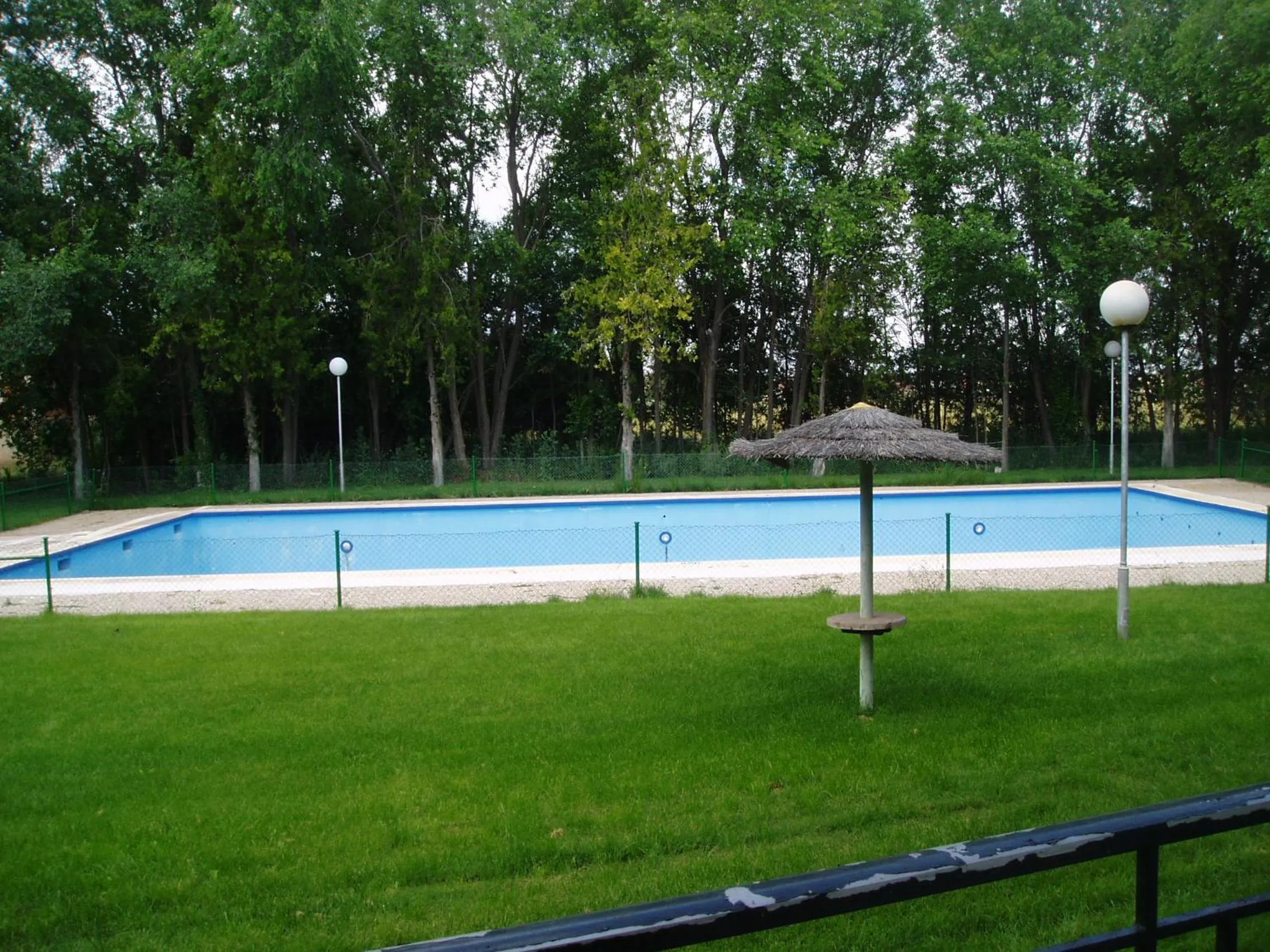 Swimming pool in Hotel Manzanares