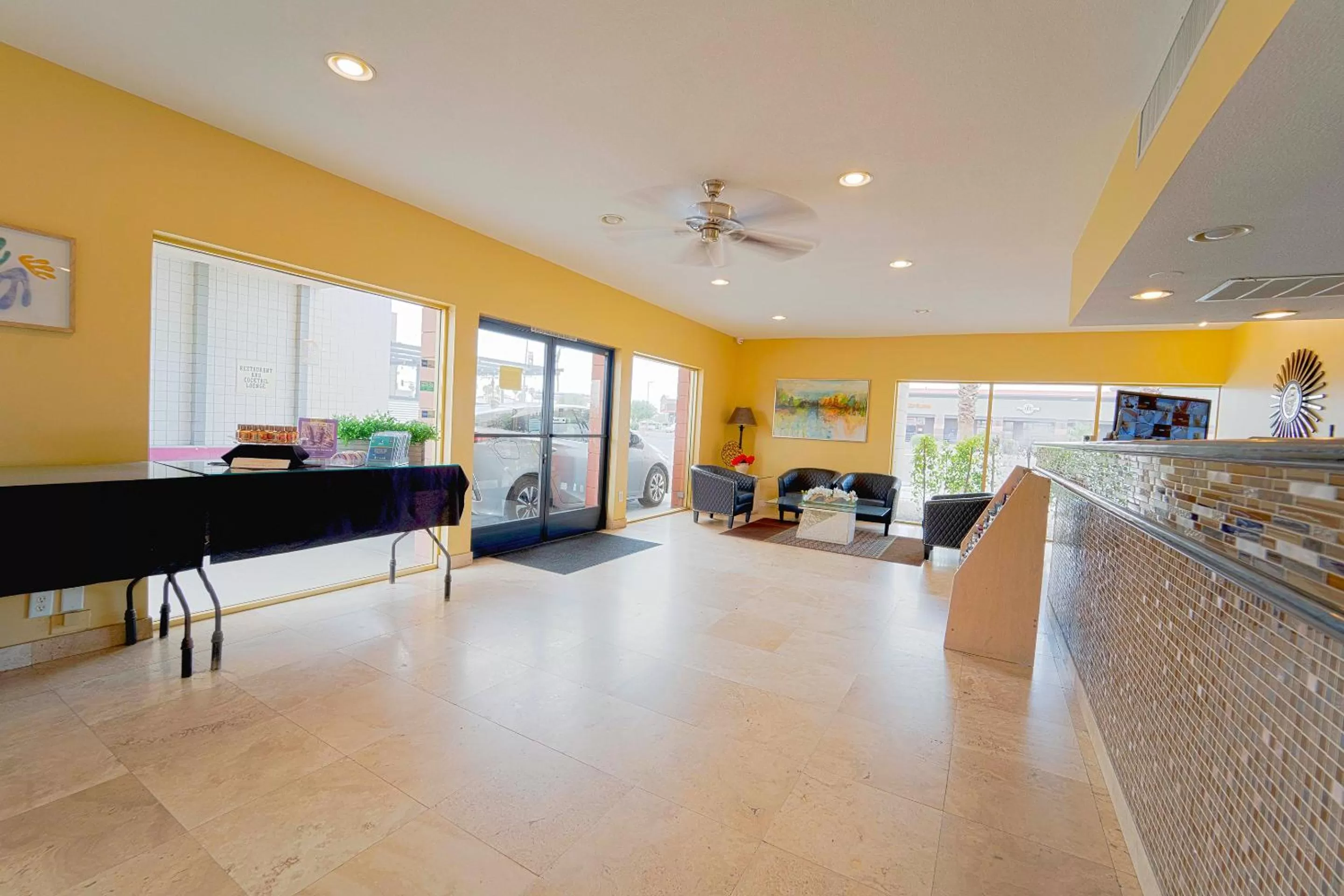 Lobby or reception in Royal Plaza Inn