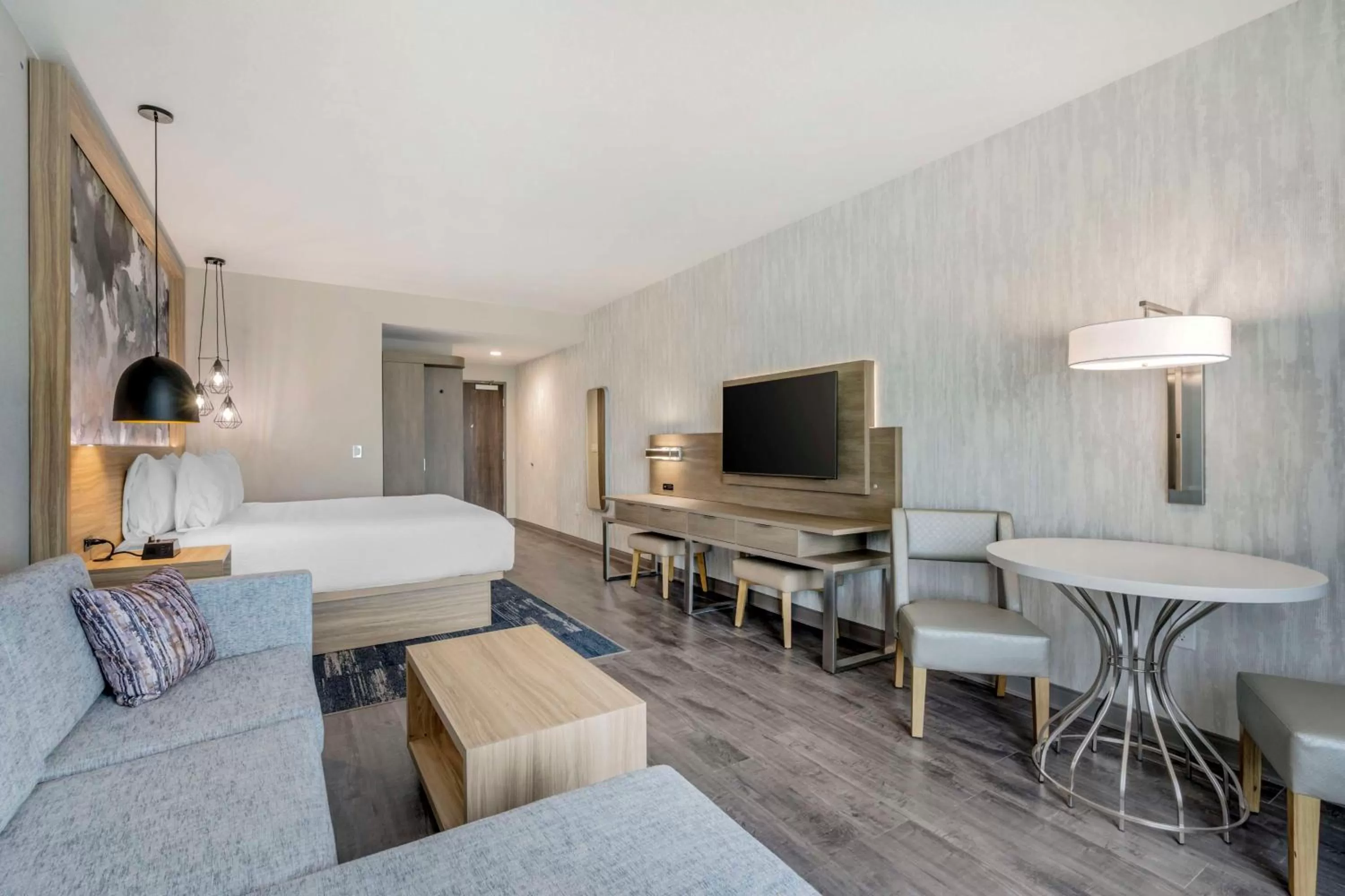 Bedroom in Best Western Plus Winter Haven Inn & Suites