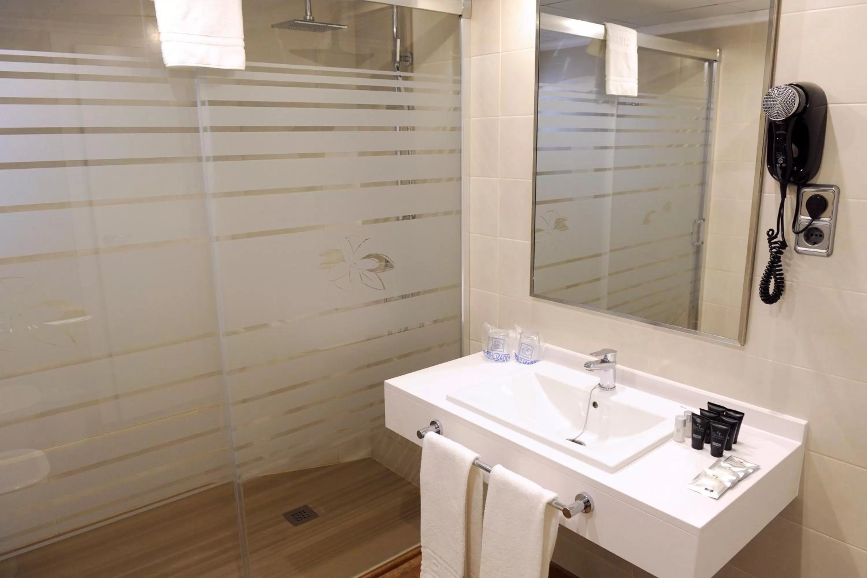 Bathroom in Hotel El Churra