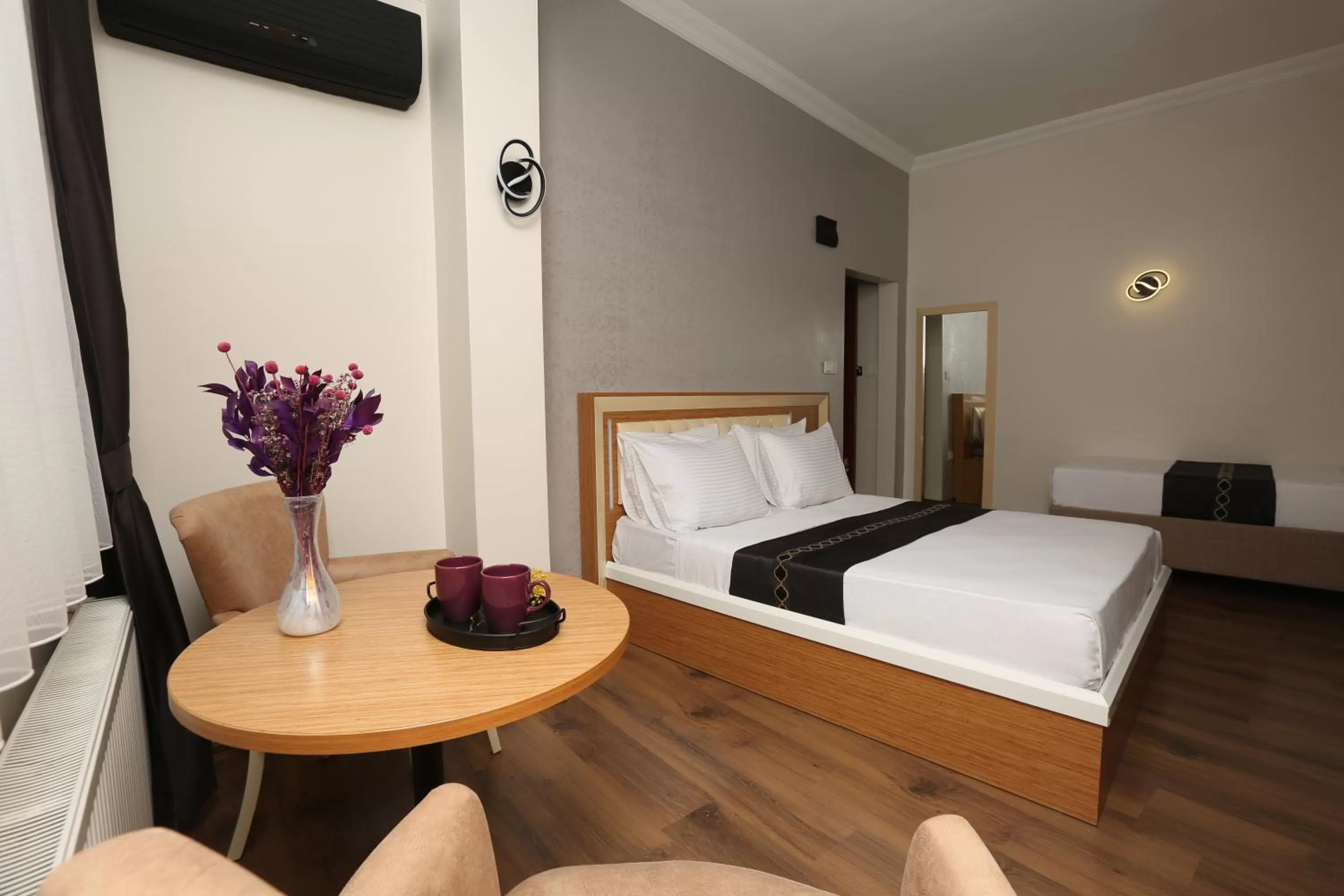 Photo of the whole room, Bed in Perazre Hotel