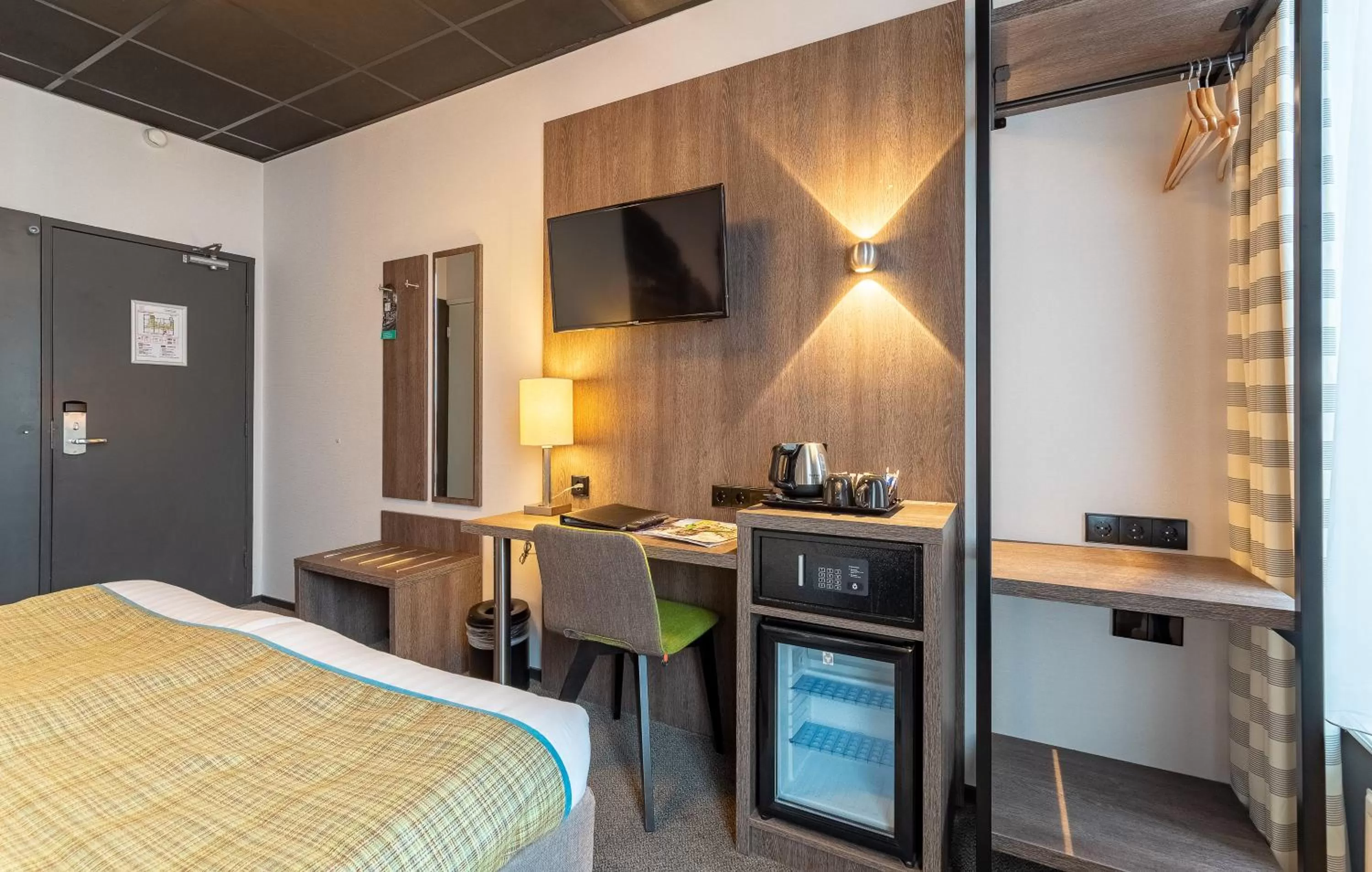 Photo of the whole room, Bed in Hotel Cornelisz