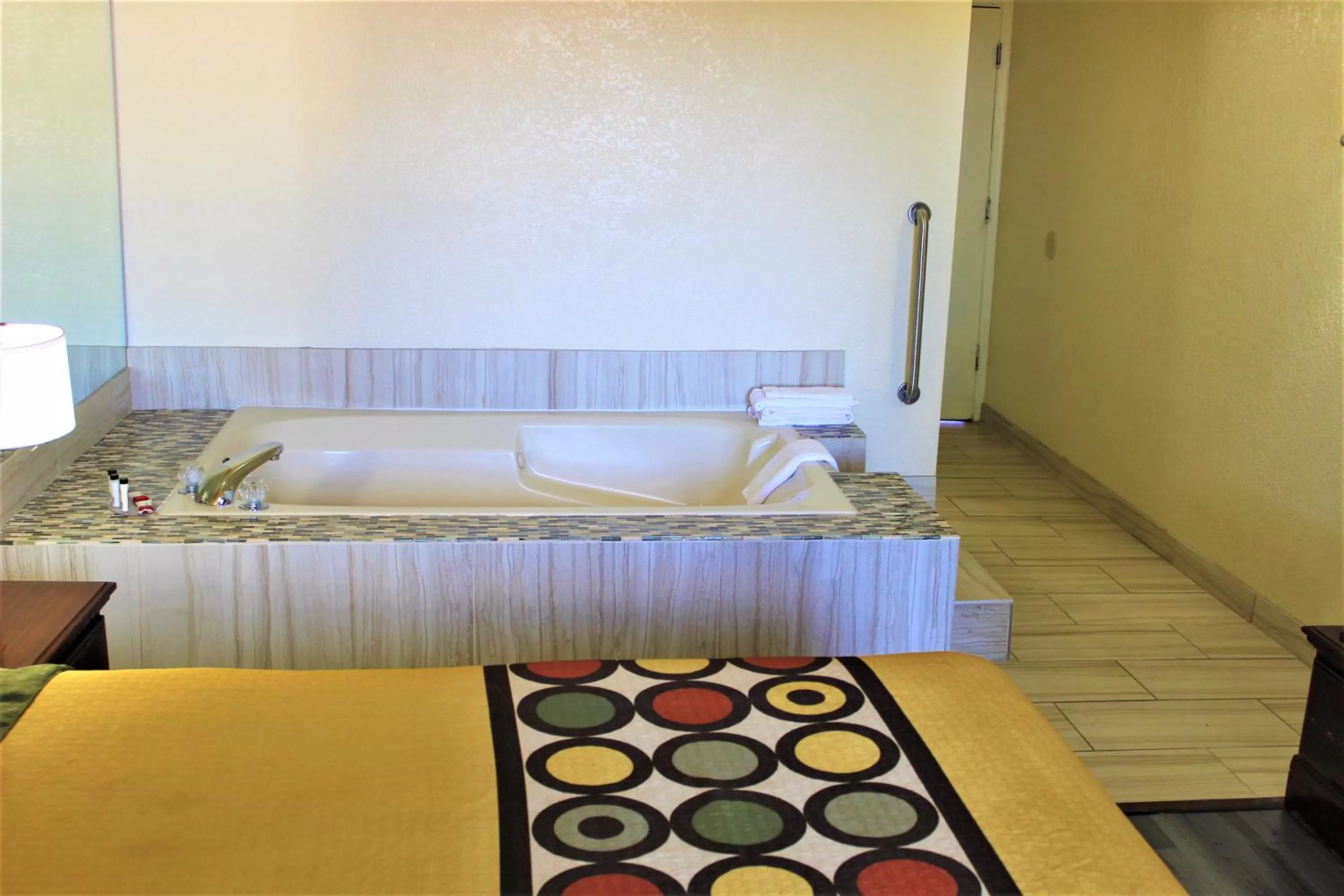 Bedroom, Bed in Super 8 by Wyndham Ft Stockton