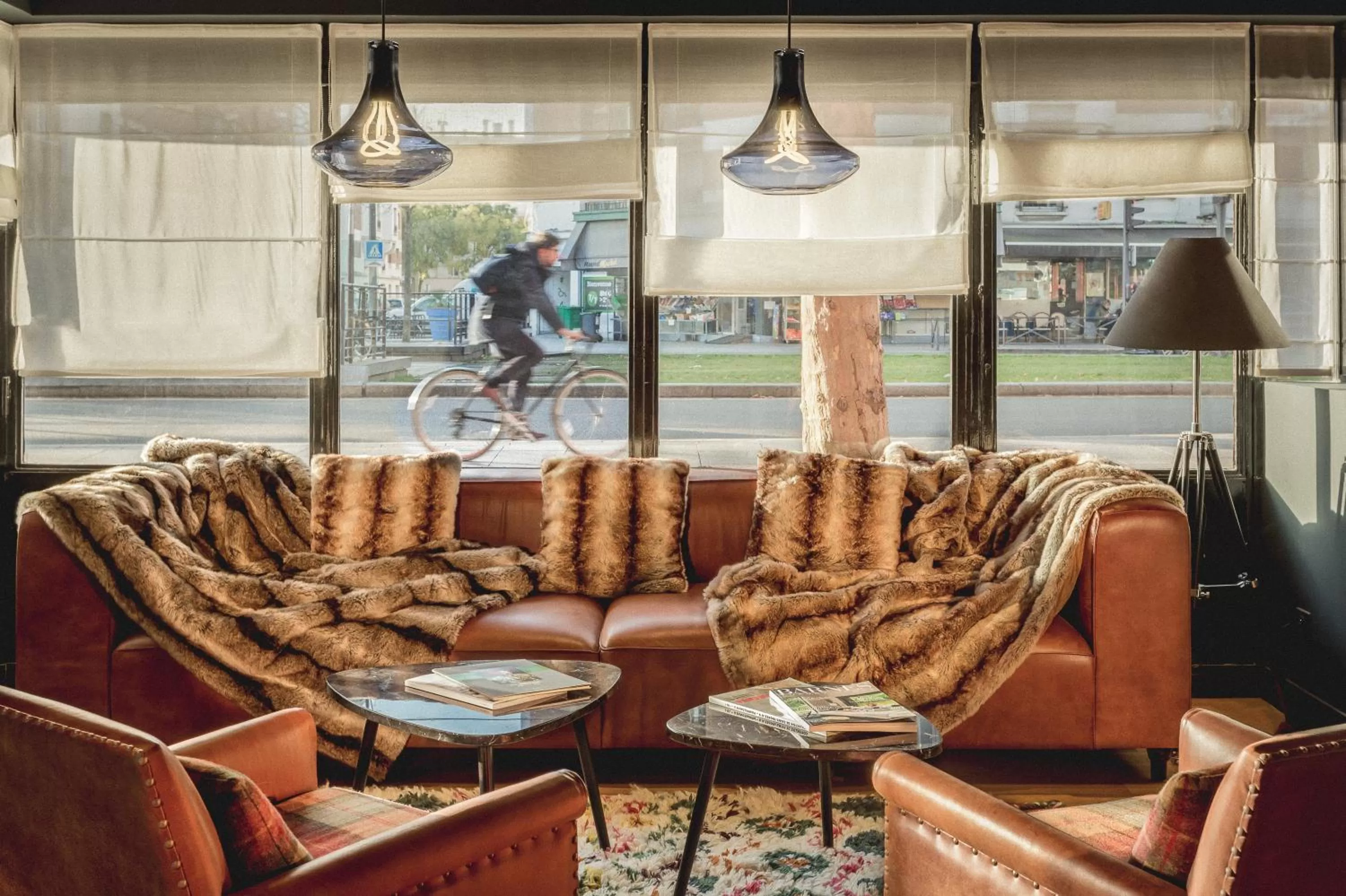 Communal lounge/ TV room in Hôtel Clarisse