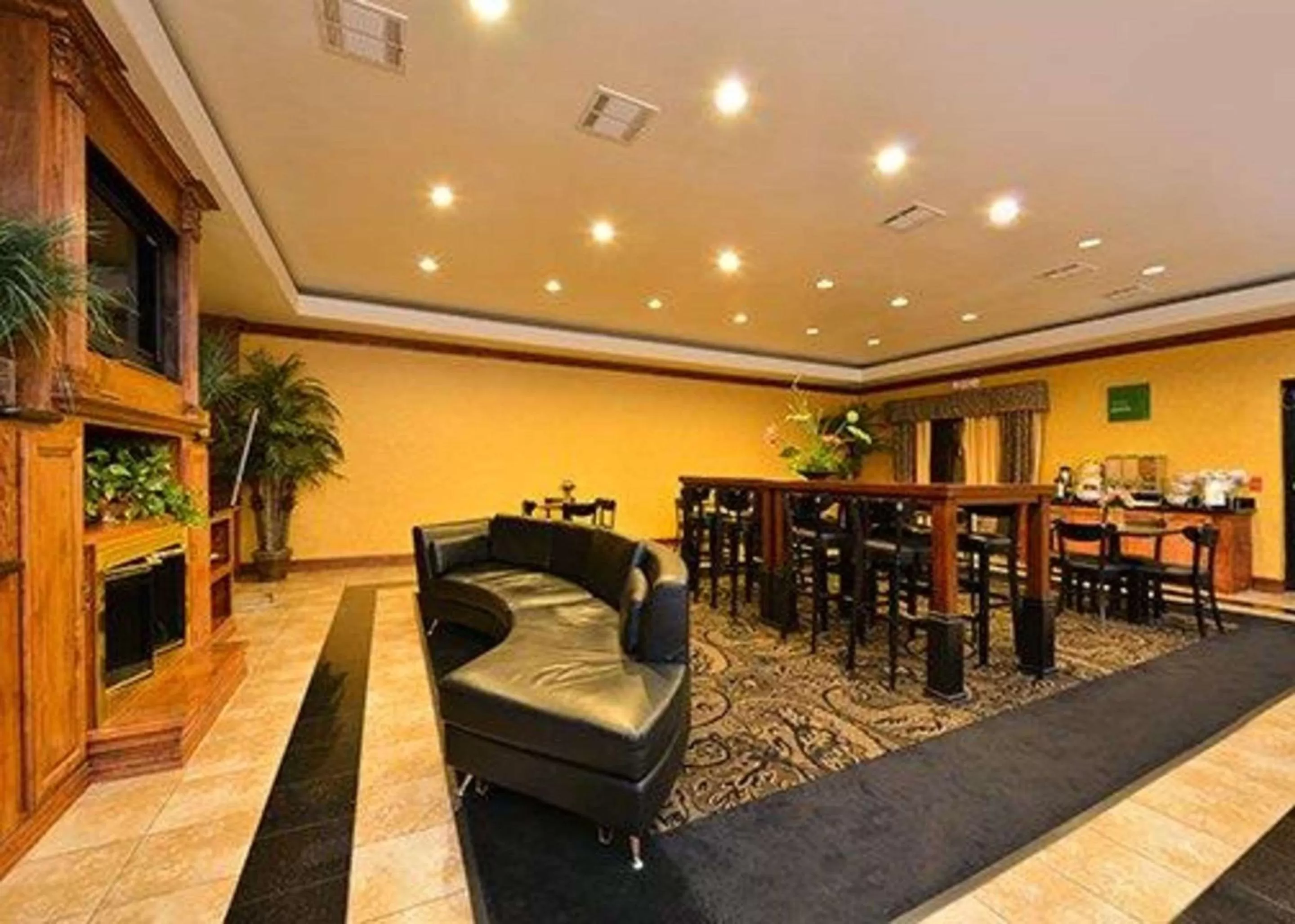 Restaurant/places to eat in Comfort Suites