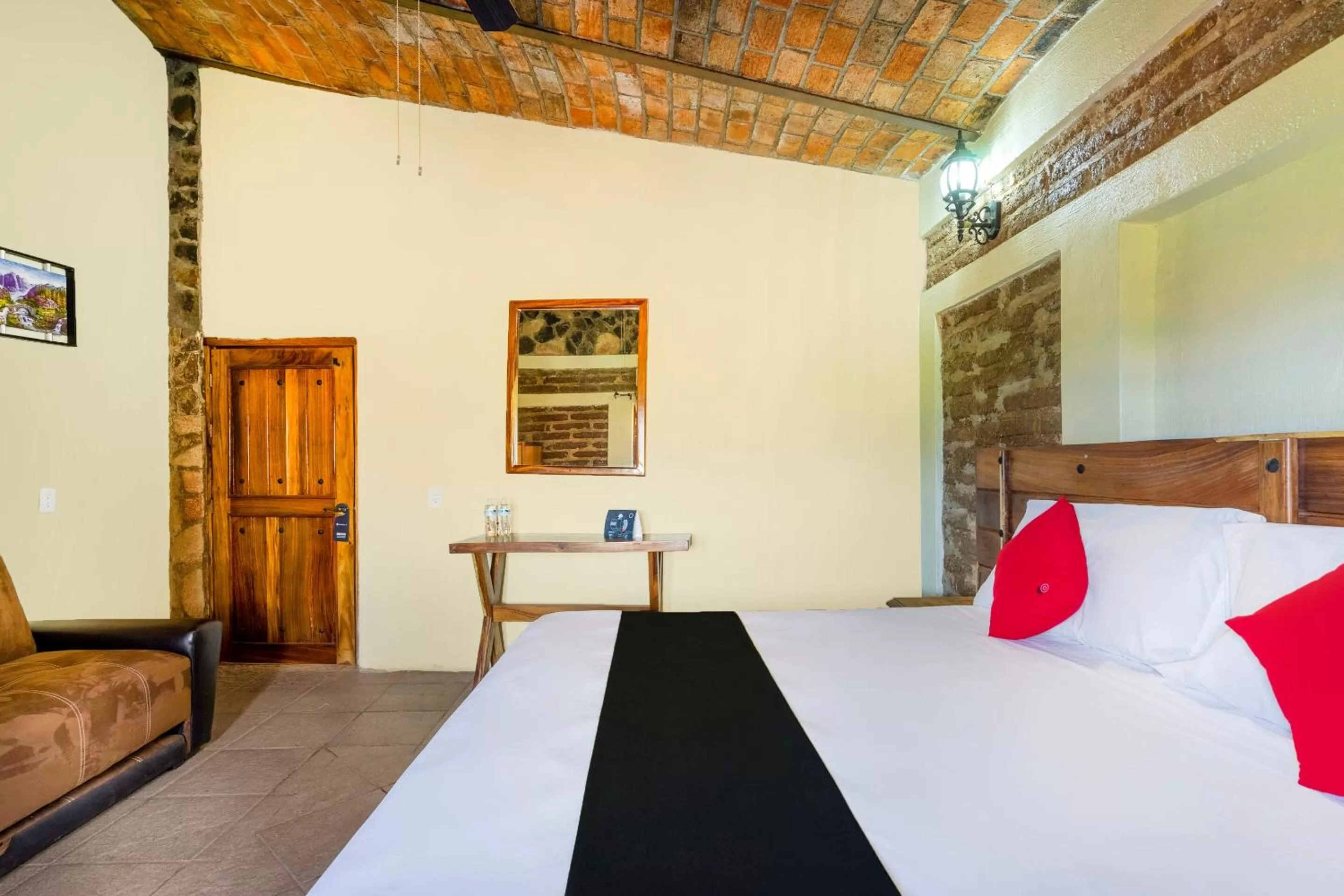 Bedroom in Capital O Hotel Posada Terraza, Tequila Jalisco