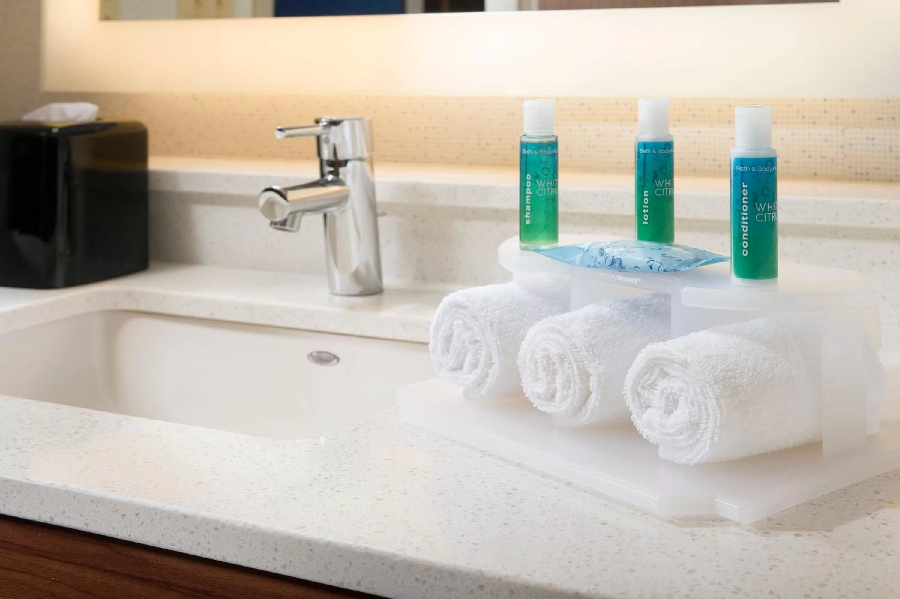 King Room - Disability Access Hearing /Non-Smoking in Holiday Inn Express & Suites by IHG Altoona, an IHG Hotel