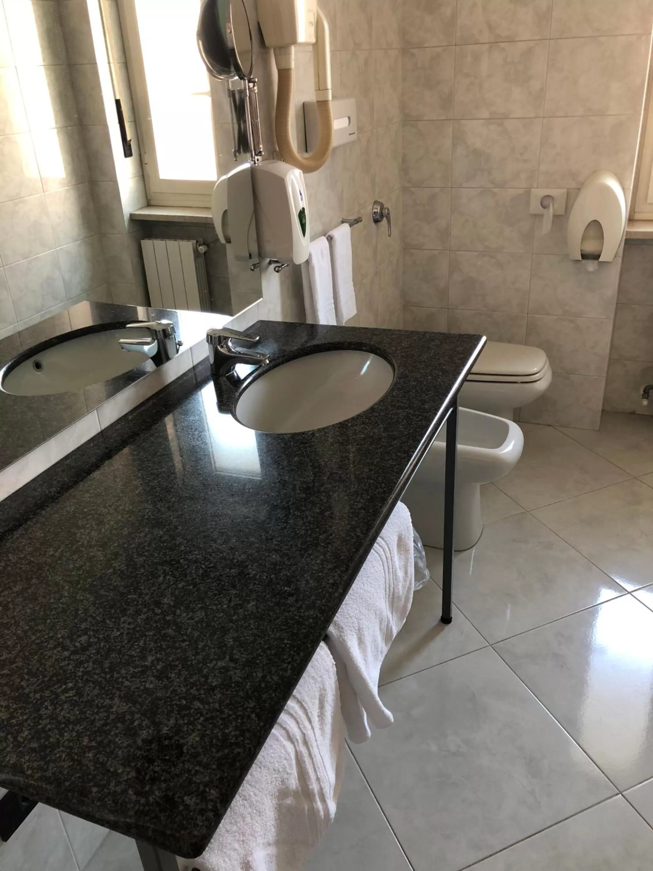 Bathroom in Hotel Frejus