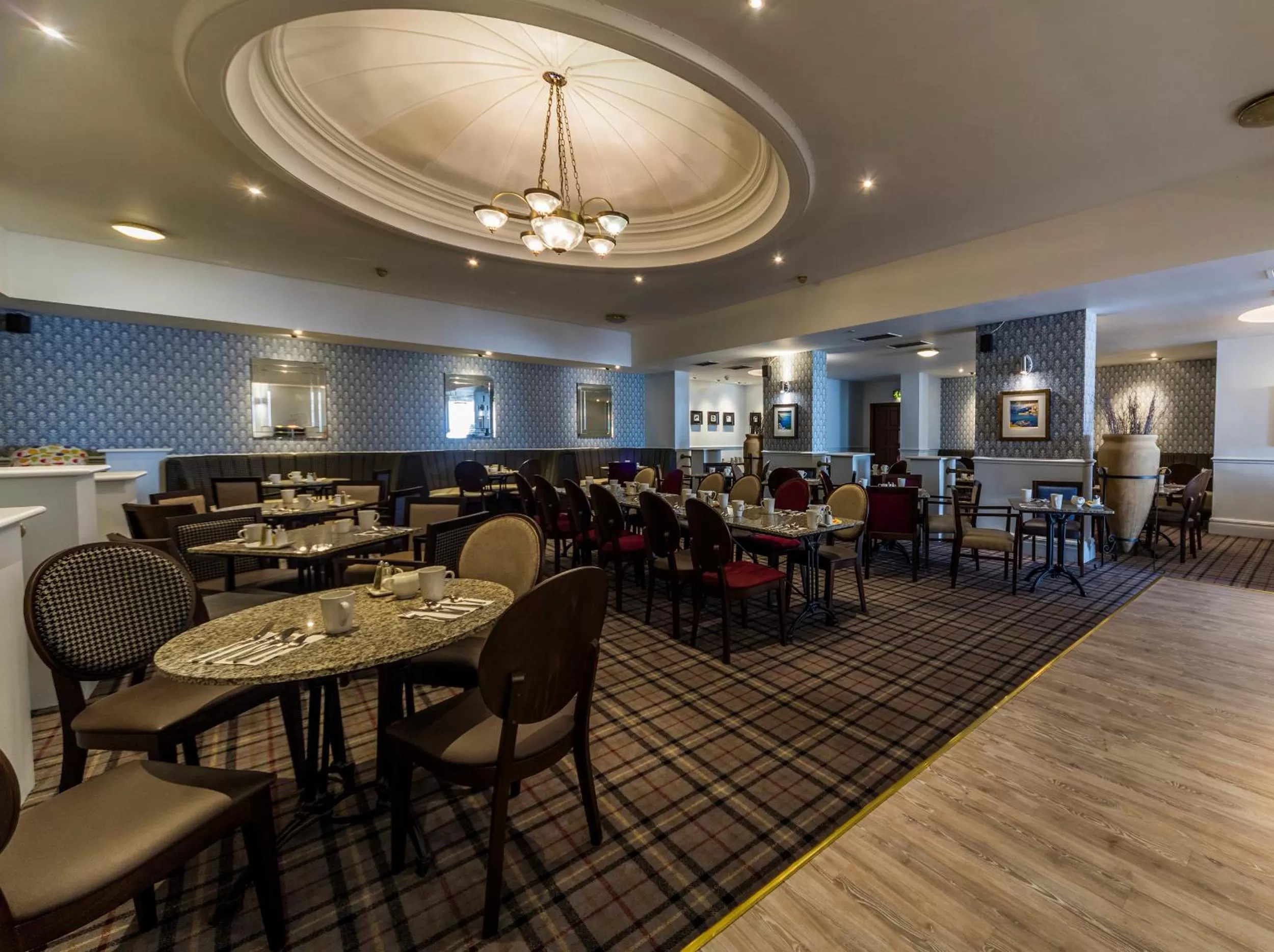 Restaurant/places to eat in The Old Ship Hotel