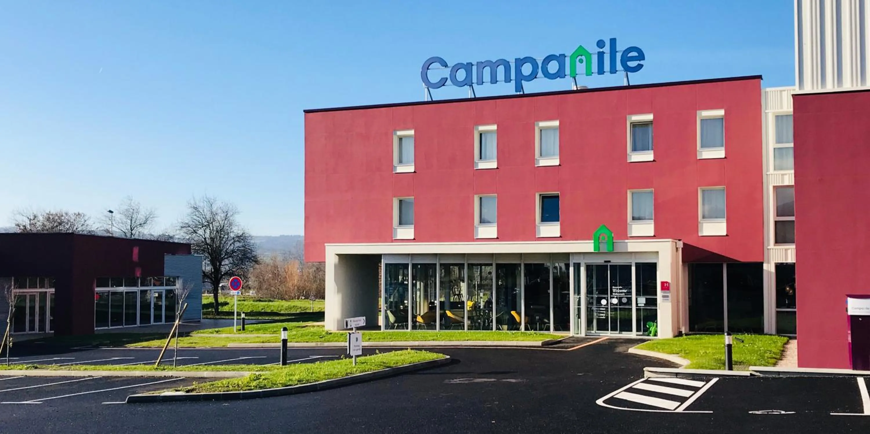 Facade/entrance in Campanile Annemasse Est Findrol CHAL