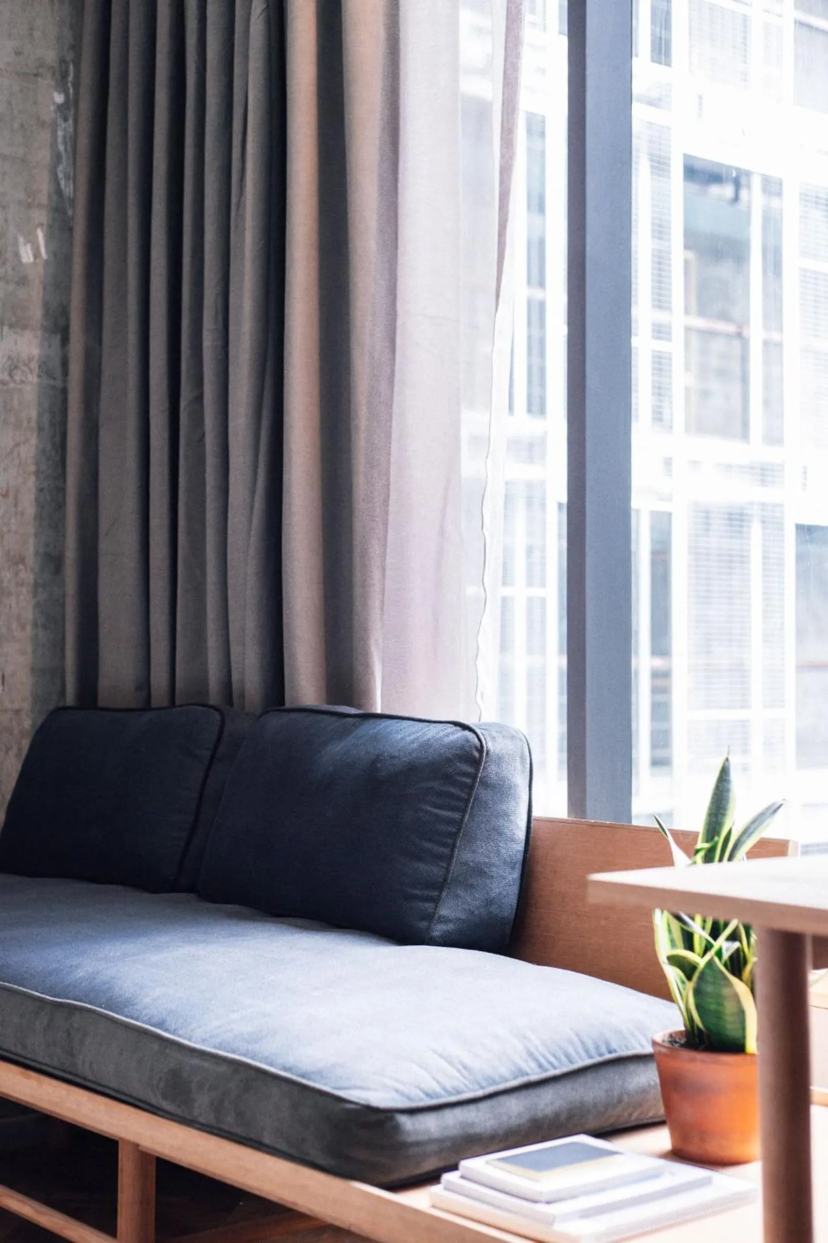 Living room, Bed in KLoe Hotel