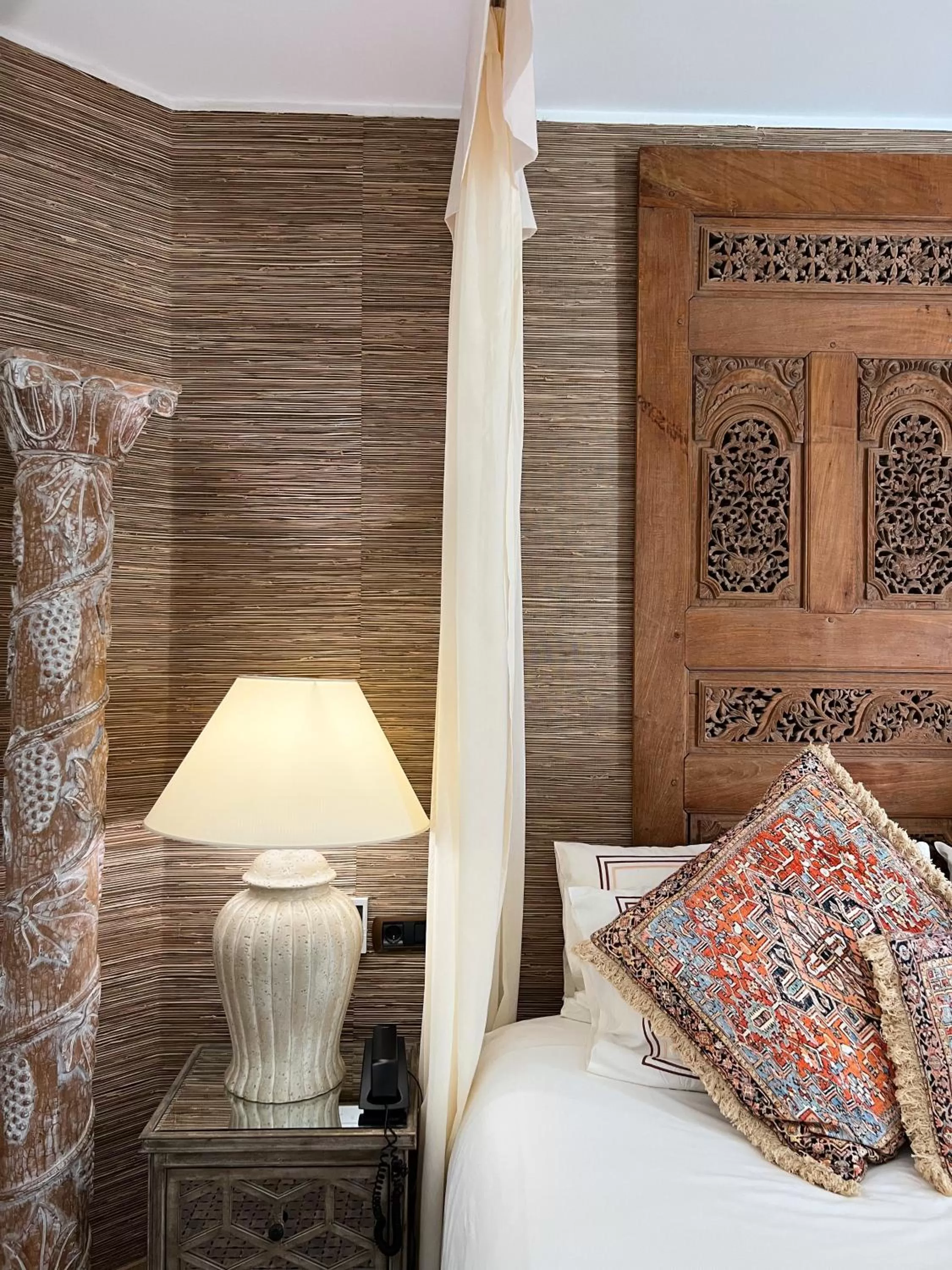 Bedroom, Bed in Royal Garden Villas, Luxury Hotel