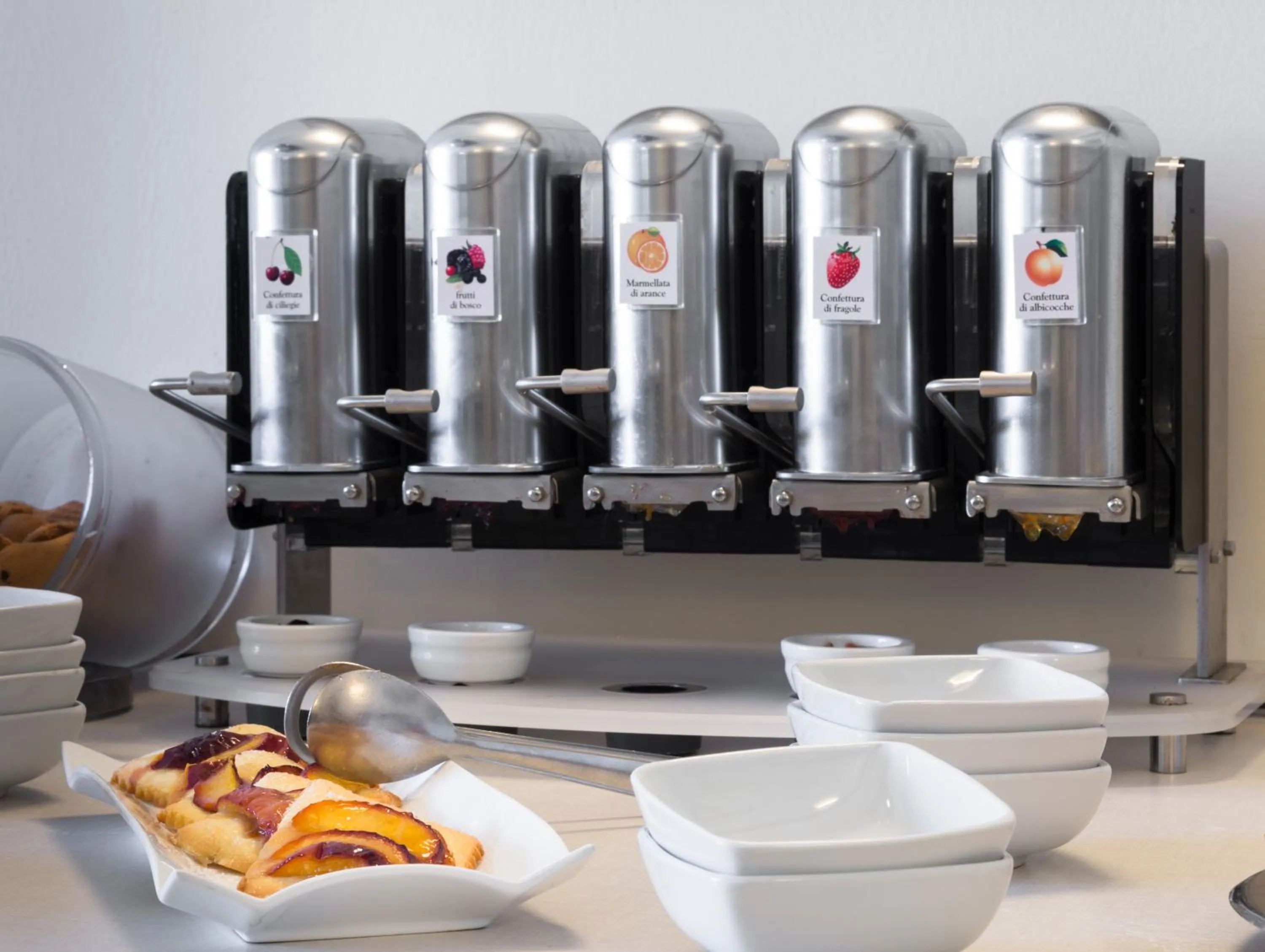 Food and drinks in Hotel Montebello