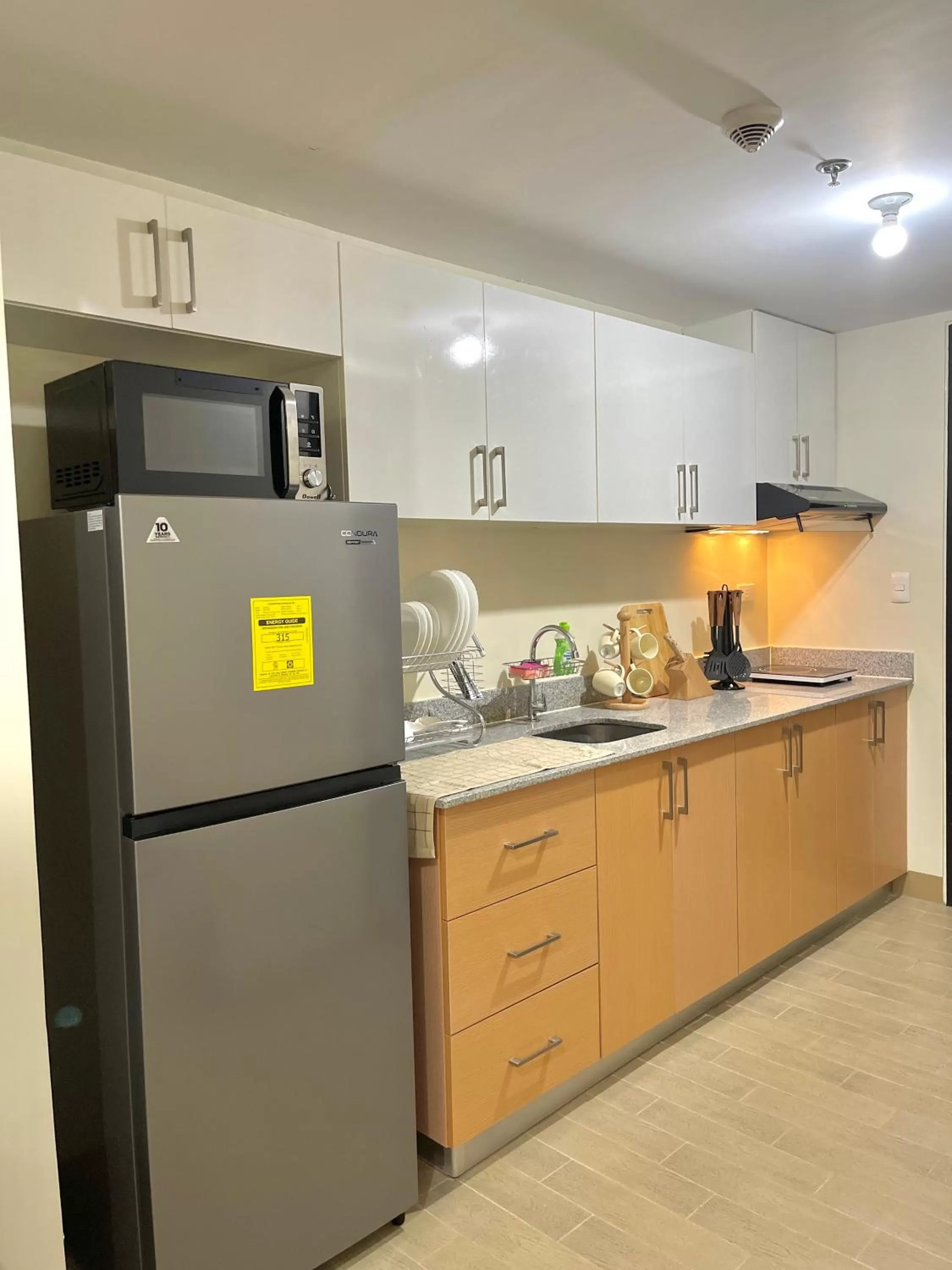 Kitchen or kitchenette, Kitchen/Kitchenette in Cubao, Quezon City Condo Staycation (wifi and netflix ready)