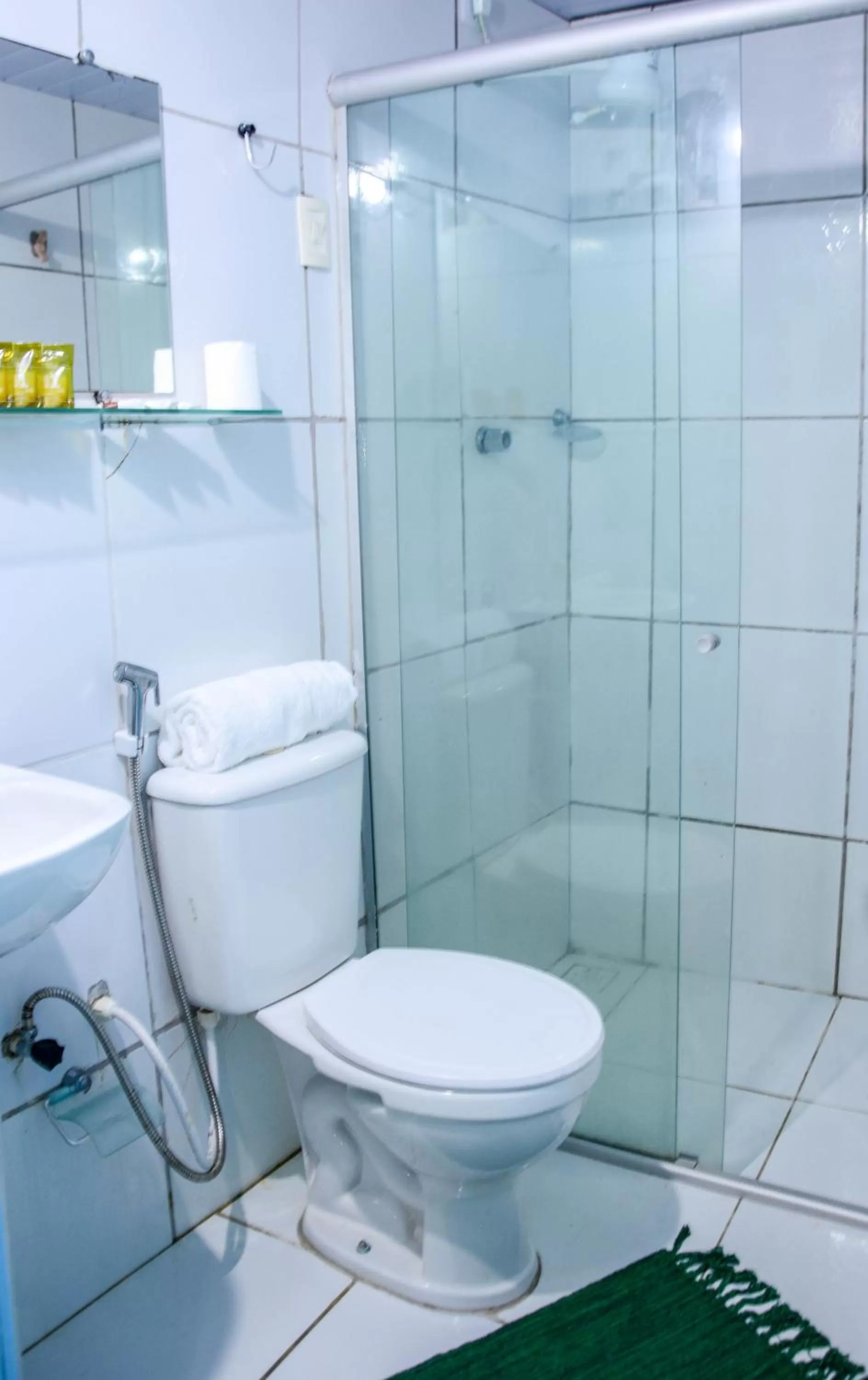 Shower in Hotel Pousada Maravista