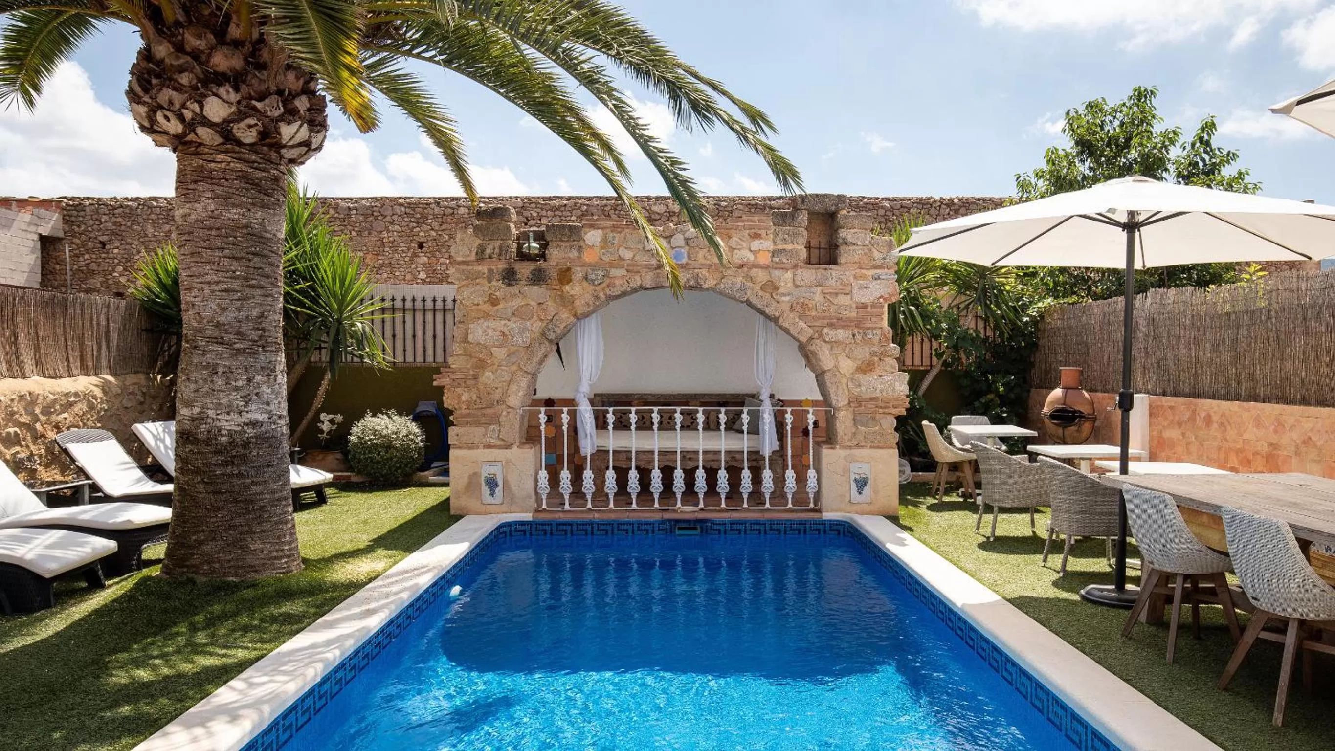 Pool view in Casa Mistela