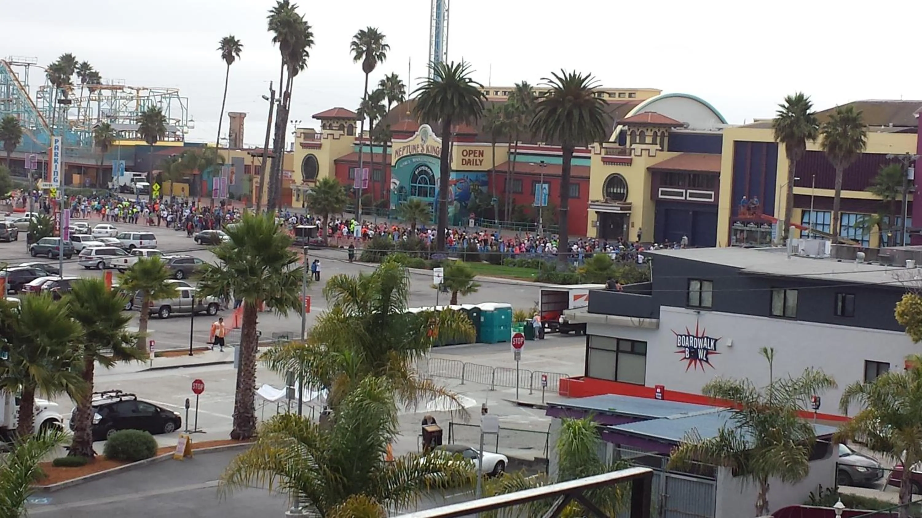 Facade/entrance in Fireside Inn By The Beach Boardwalk & Bowling