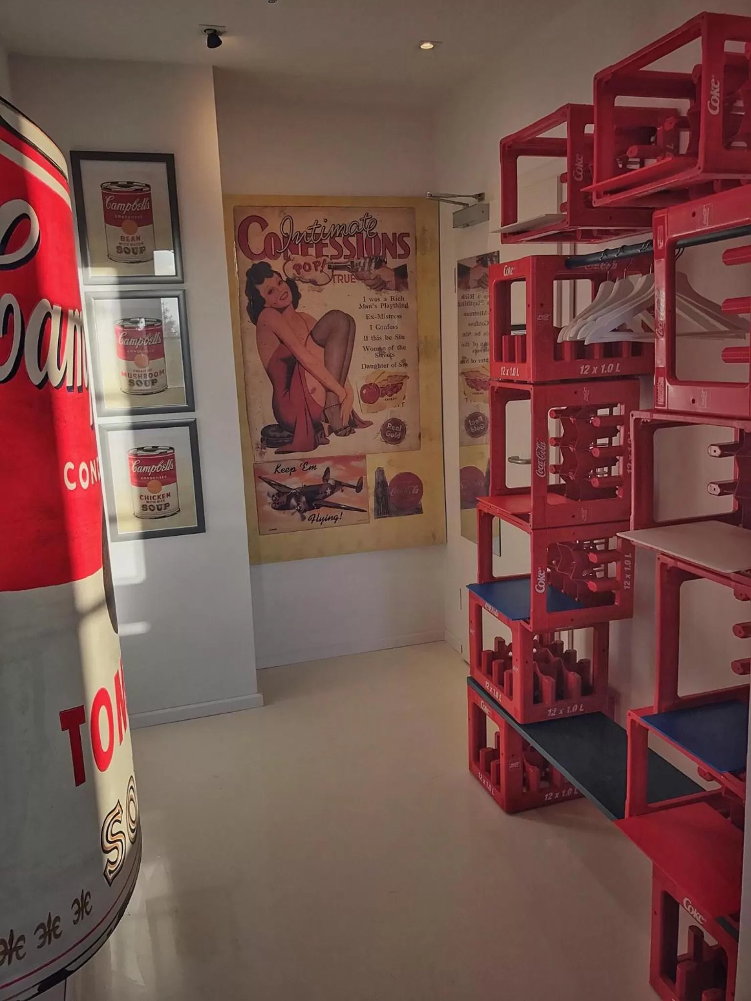 Photo of the whole room in Road Stop Wuppertal