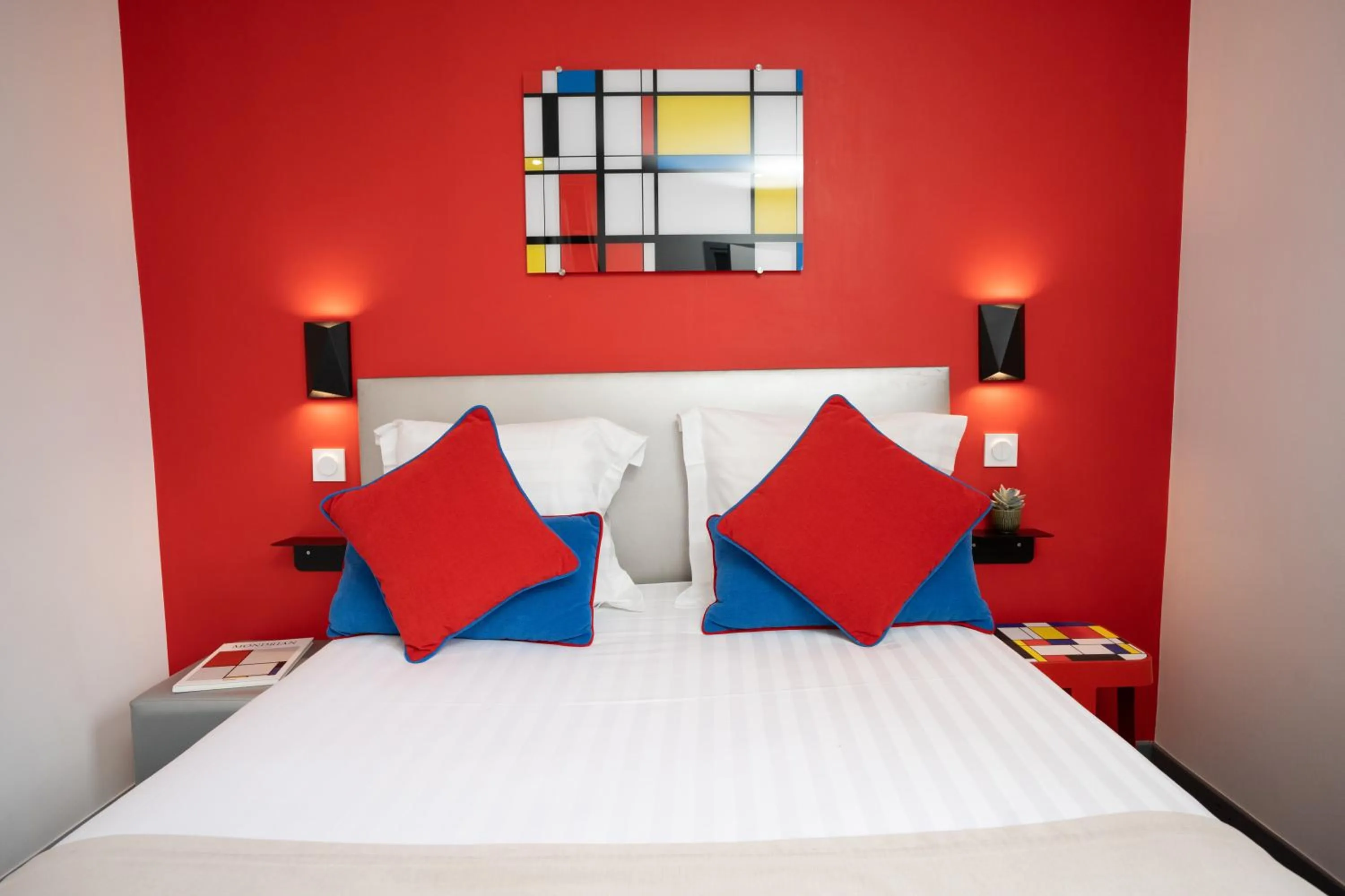 Bed in Hôtel Du Mont Dore Batignolles