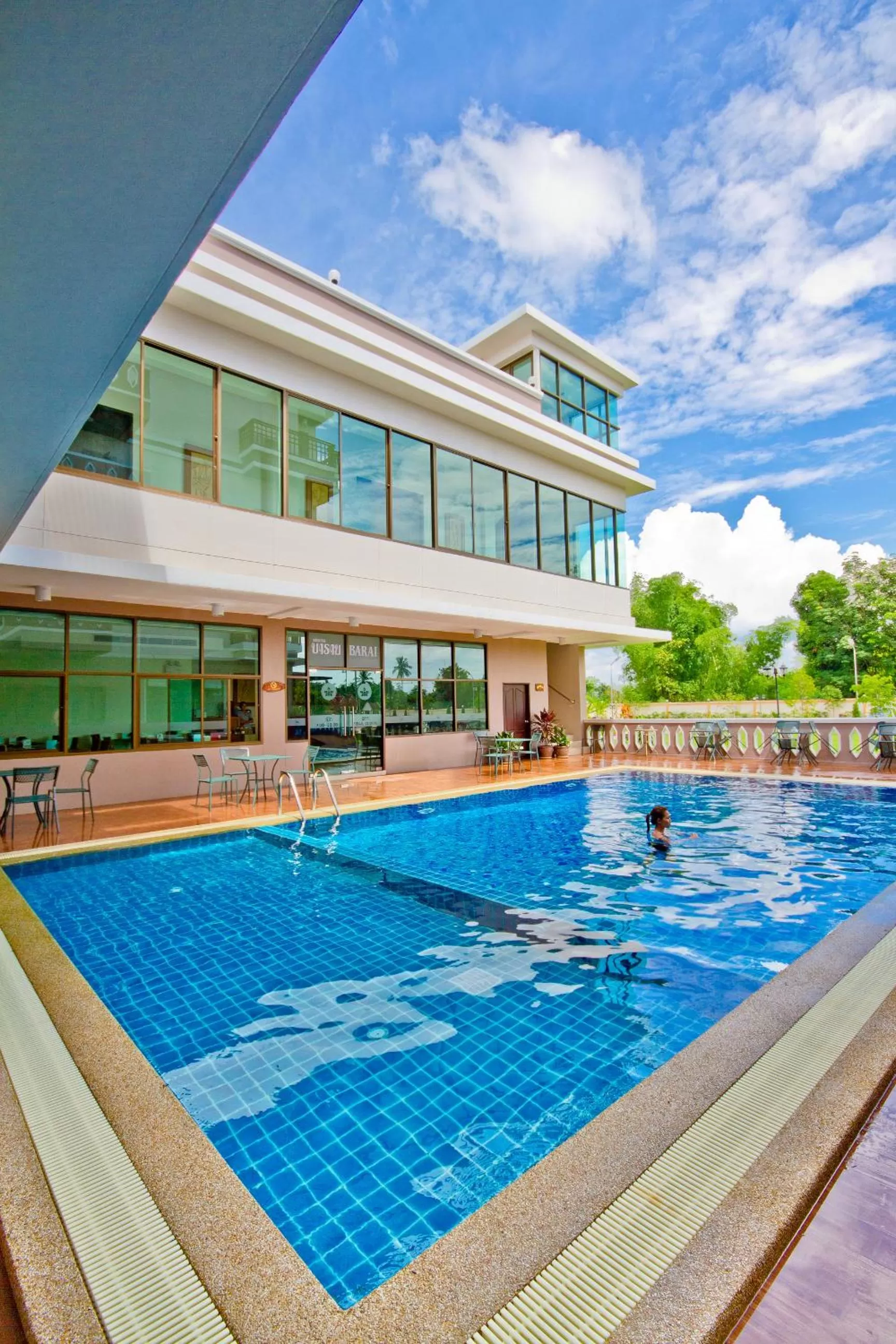 Swimming pool in Phanomrungpuri Hotel Buriram